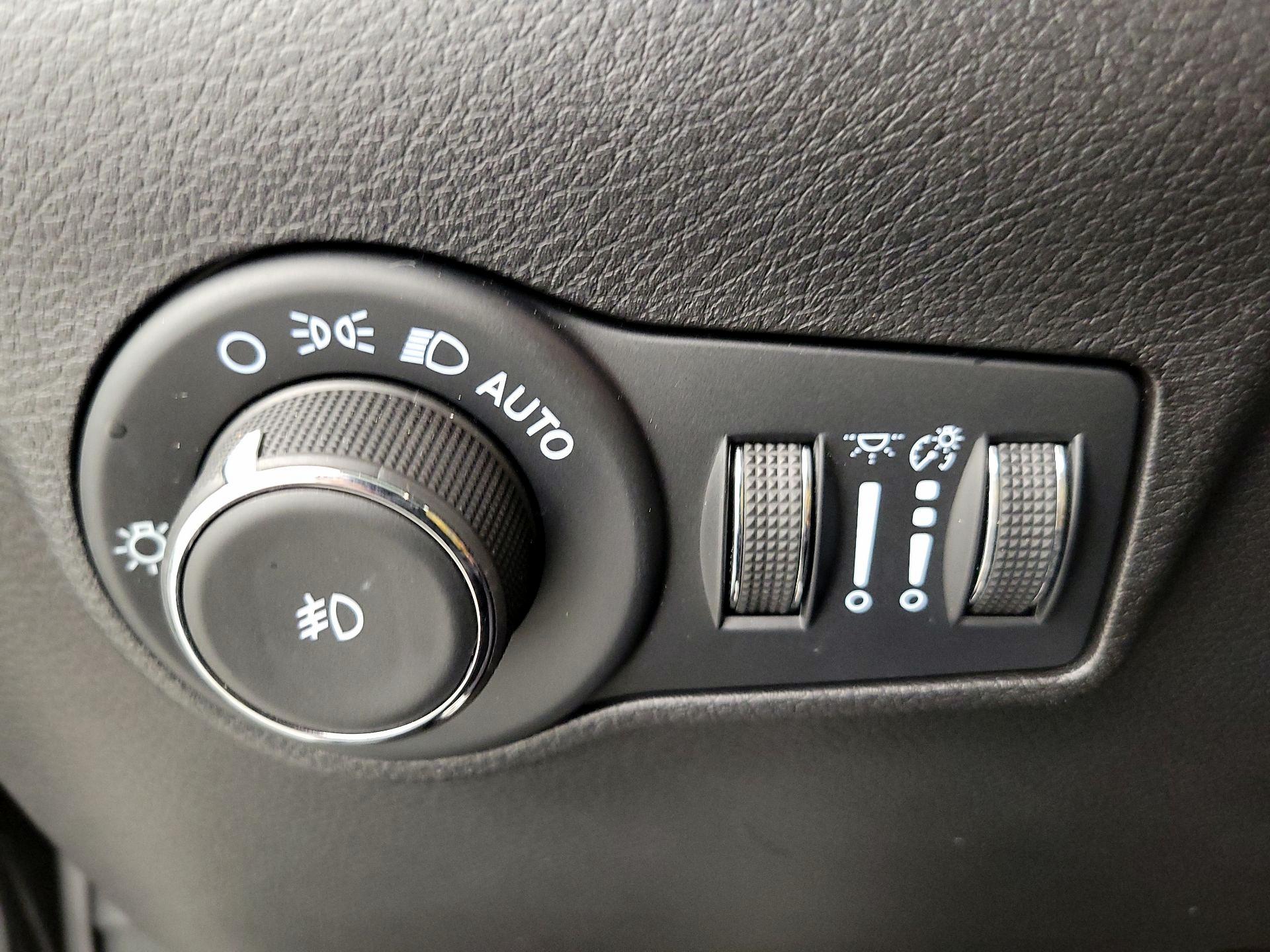 Thumbnail: 2022 Jeep Compass - 13