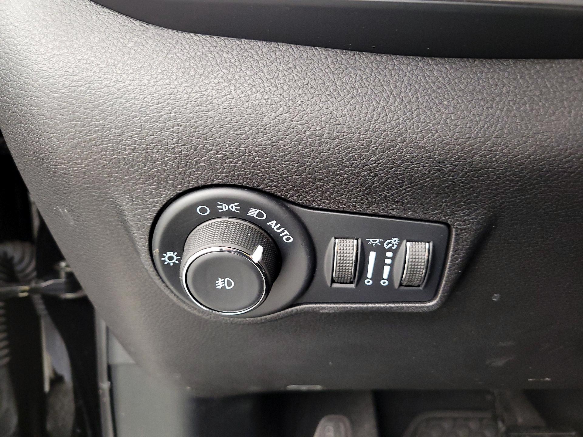 Thumbnail: 2022 Jeep Compass - 13