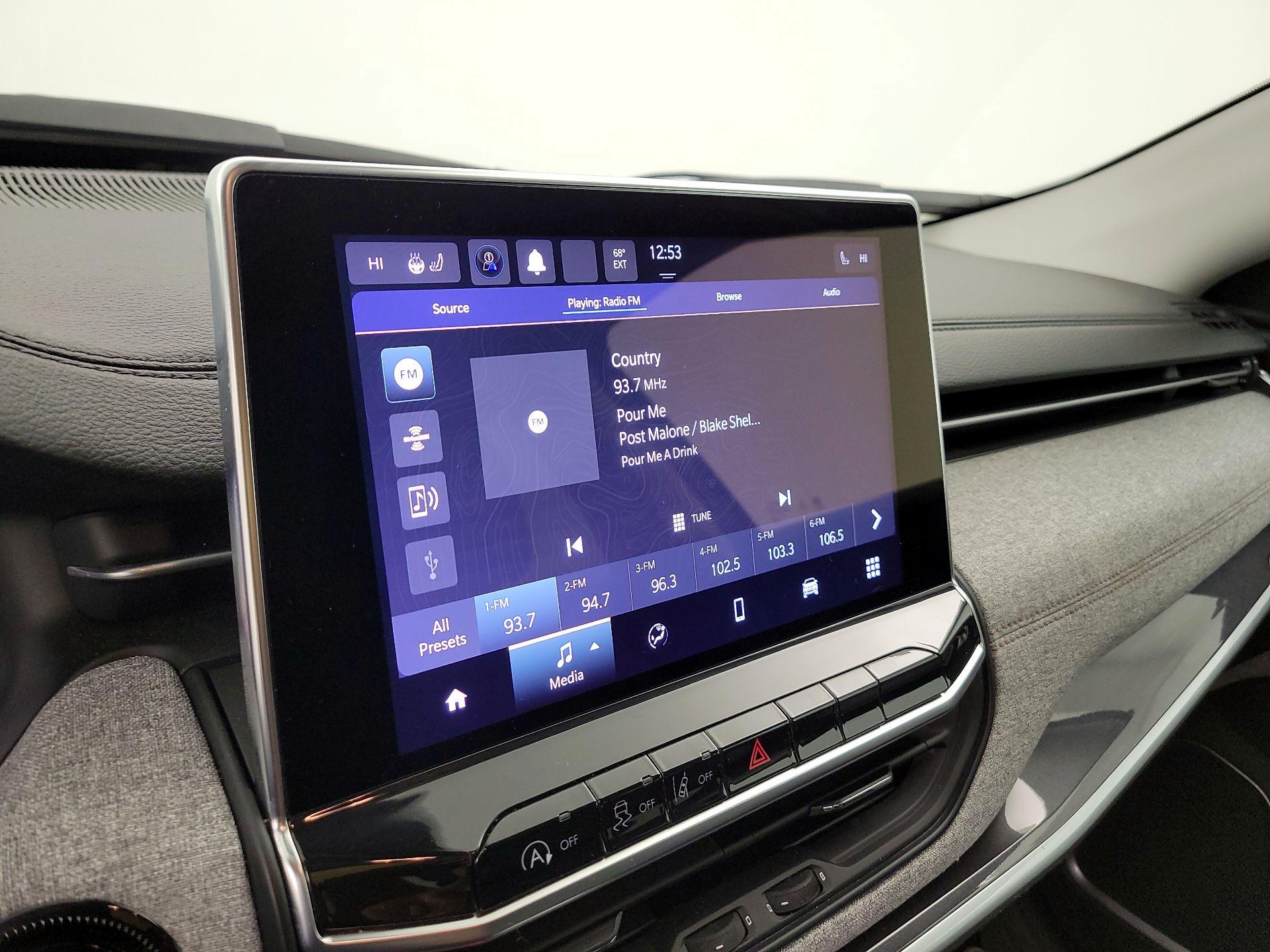 Thumbnail: 2022 Jeep Compass - 15