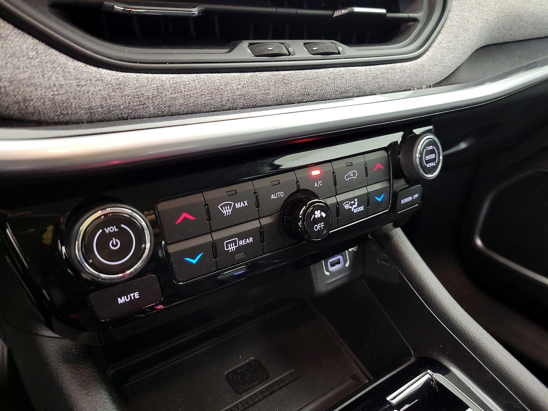 Thumbnail: 2022 Jeep Compass - 16