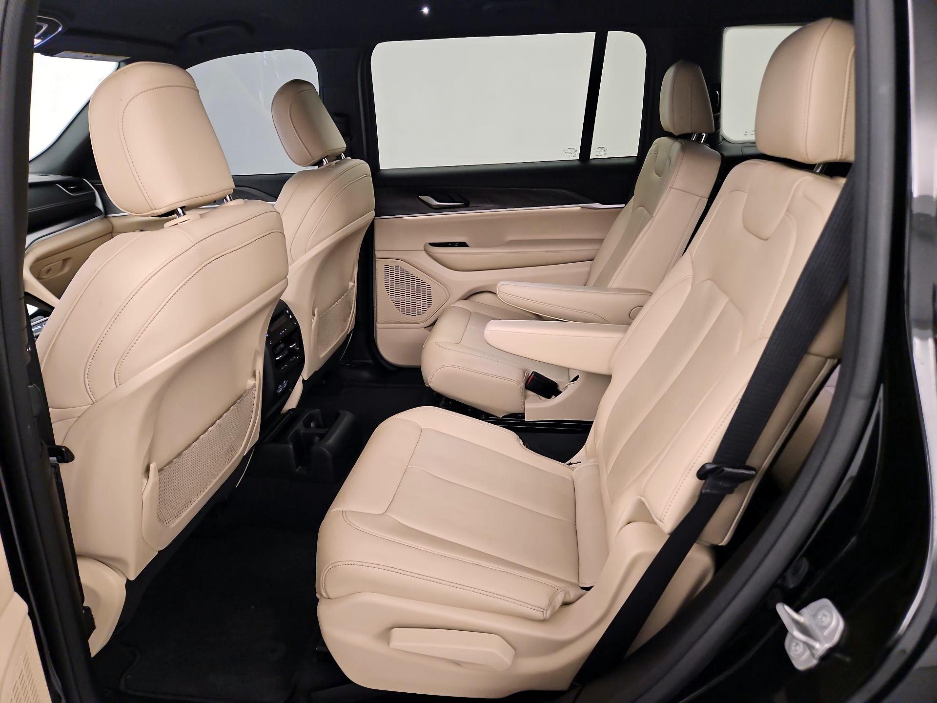 Thumbnail: 2023 Jeep Grand Cherokee L - 18