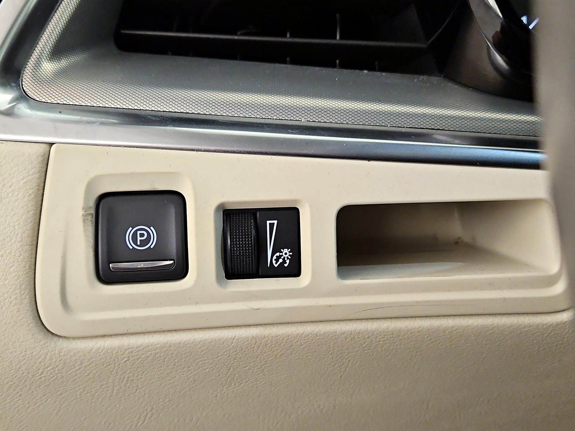 Thumbnail: 2022 Cadillac XT5 - 13