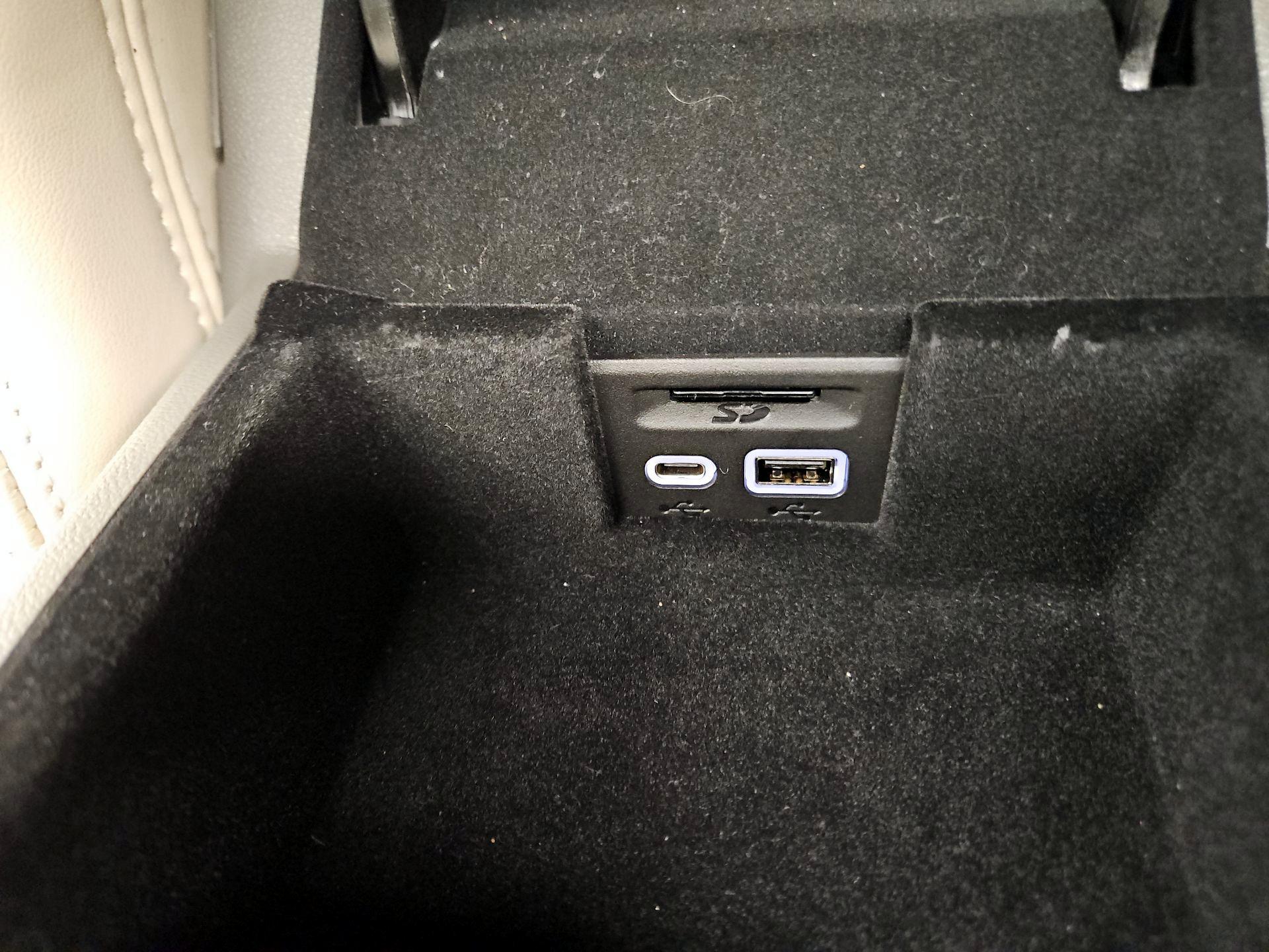 Thumbnail: 2022 Cadillac XT5 - 19