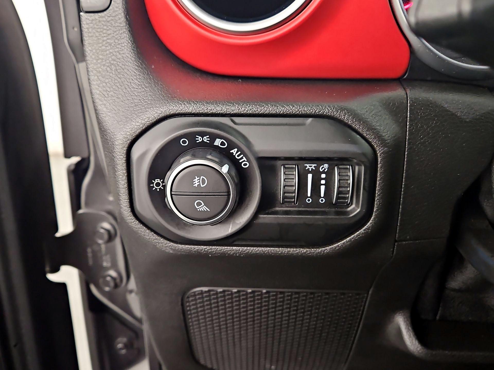 Thumbnail: 2021 Jeep Gladiator - 13