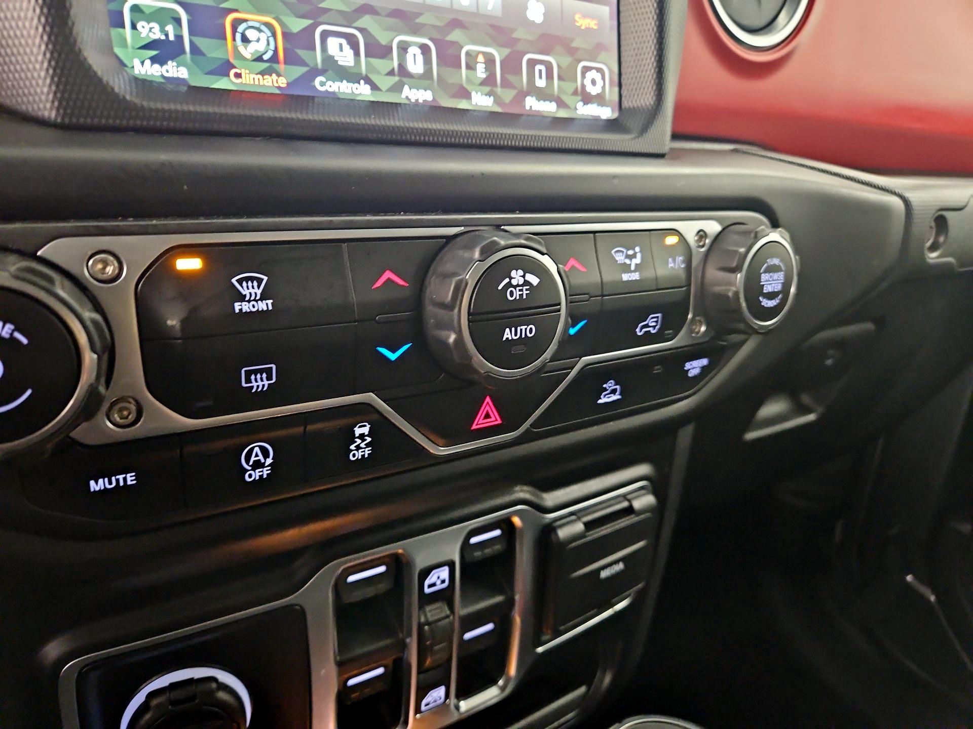 Thumbnail: 2021 Jeep Gladiator - 17