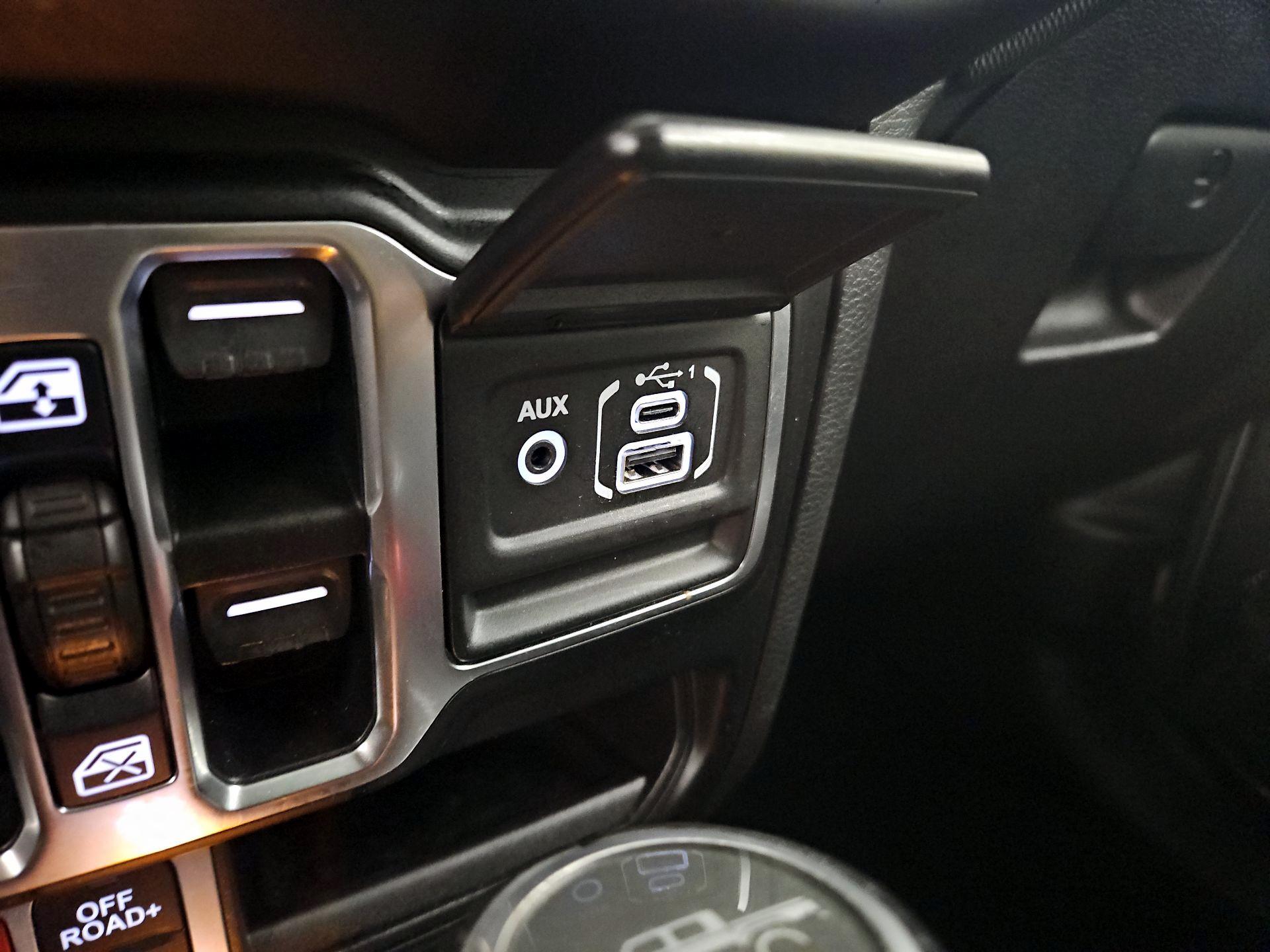 Thumbnail: 2021 Jeep Gladiator - 19