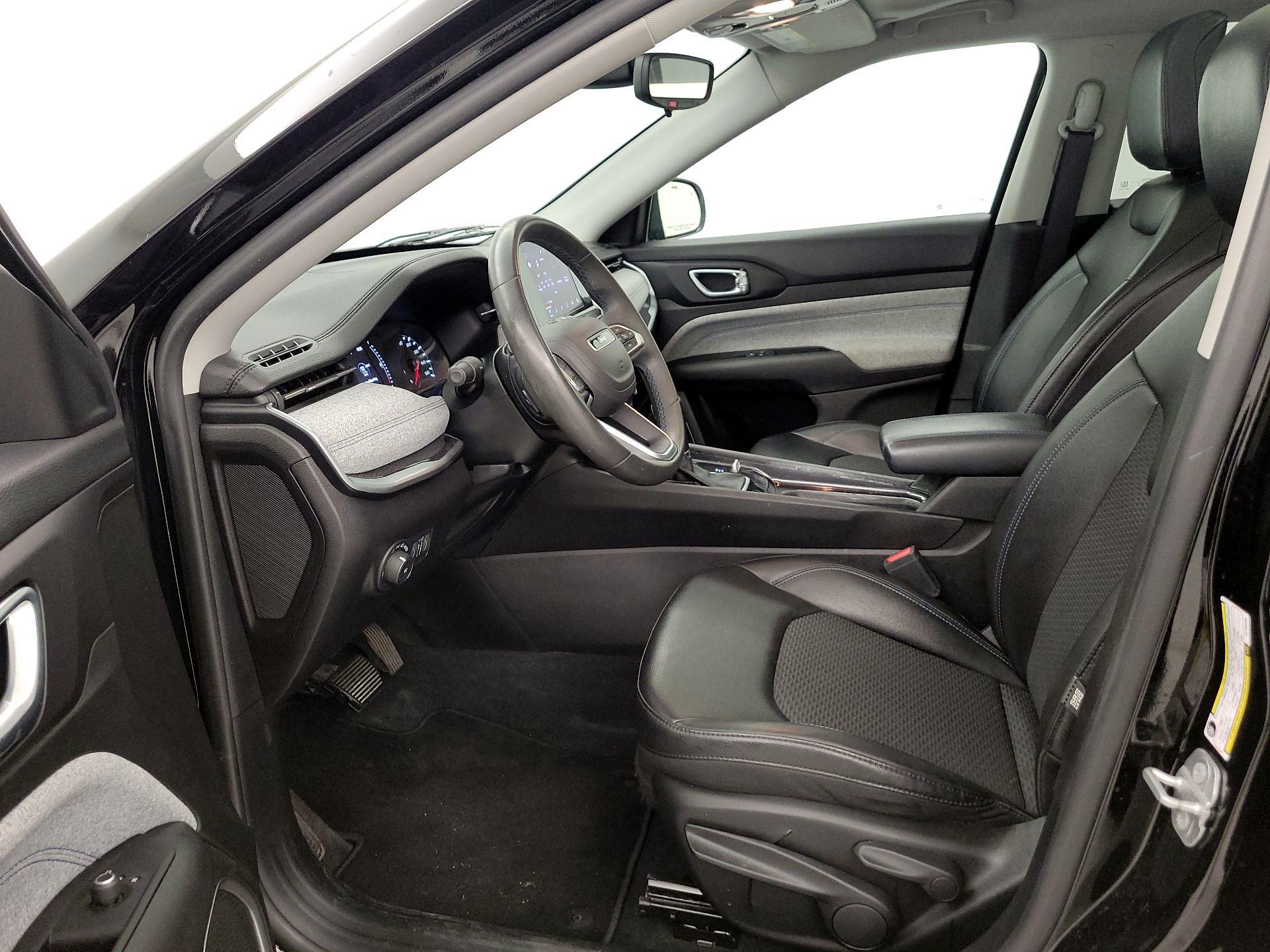 Thumbnail: 2022 Jeep Compass - 11