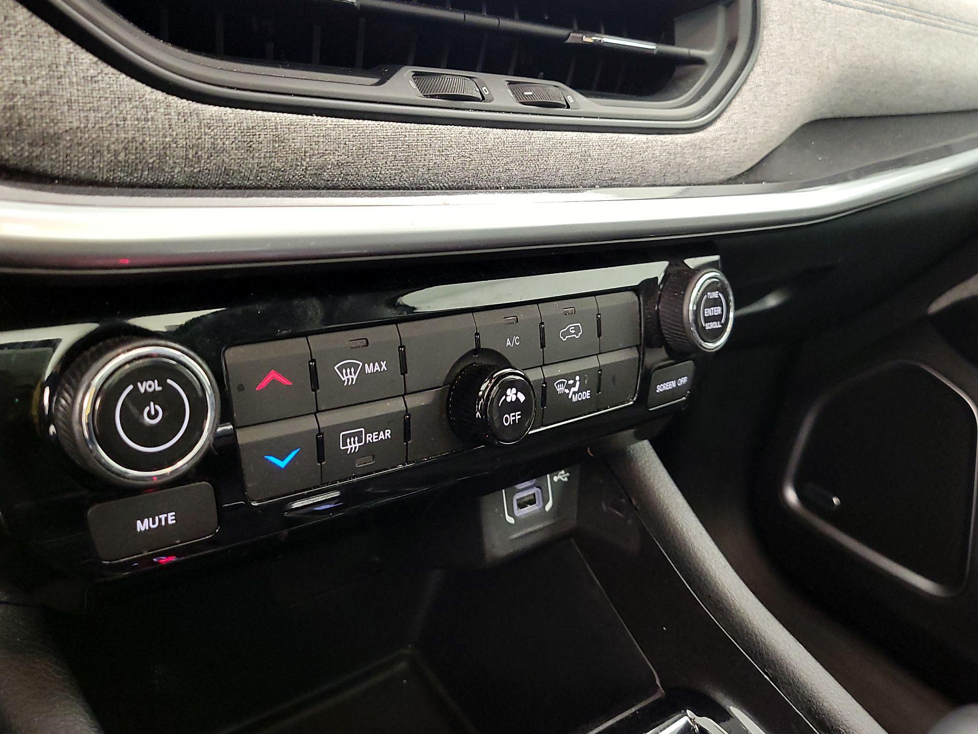 Thumbnail: 2022 Jeep Compass - 16