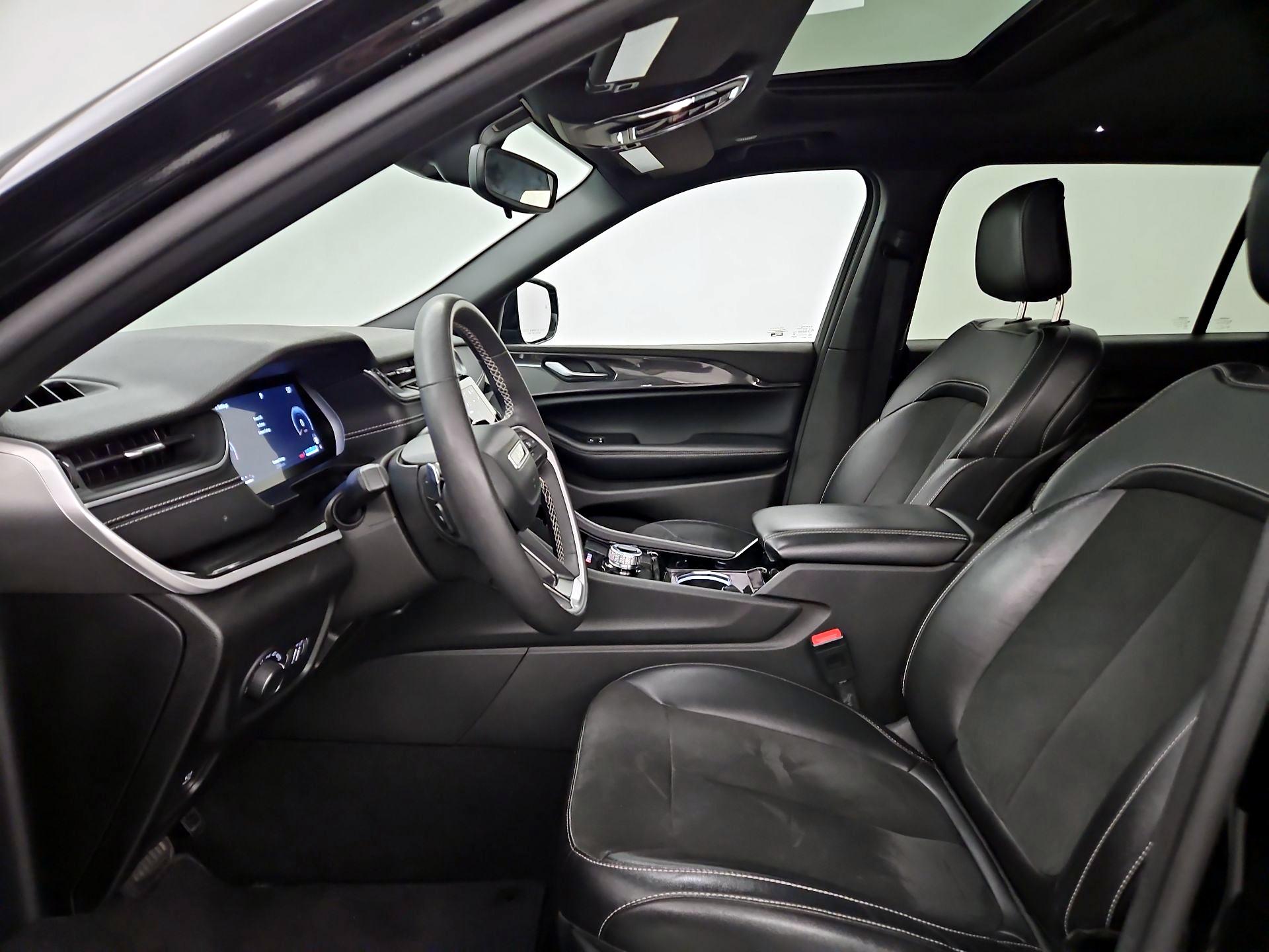 Thumbnail: 2023 Jeep Grand Cherokee L - 11