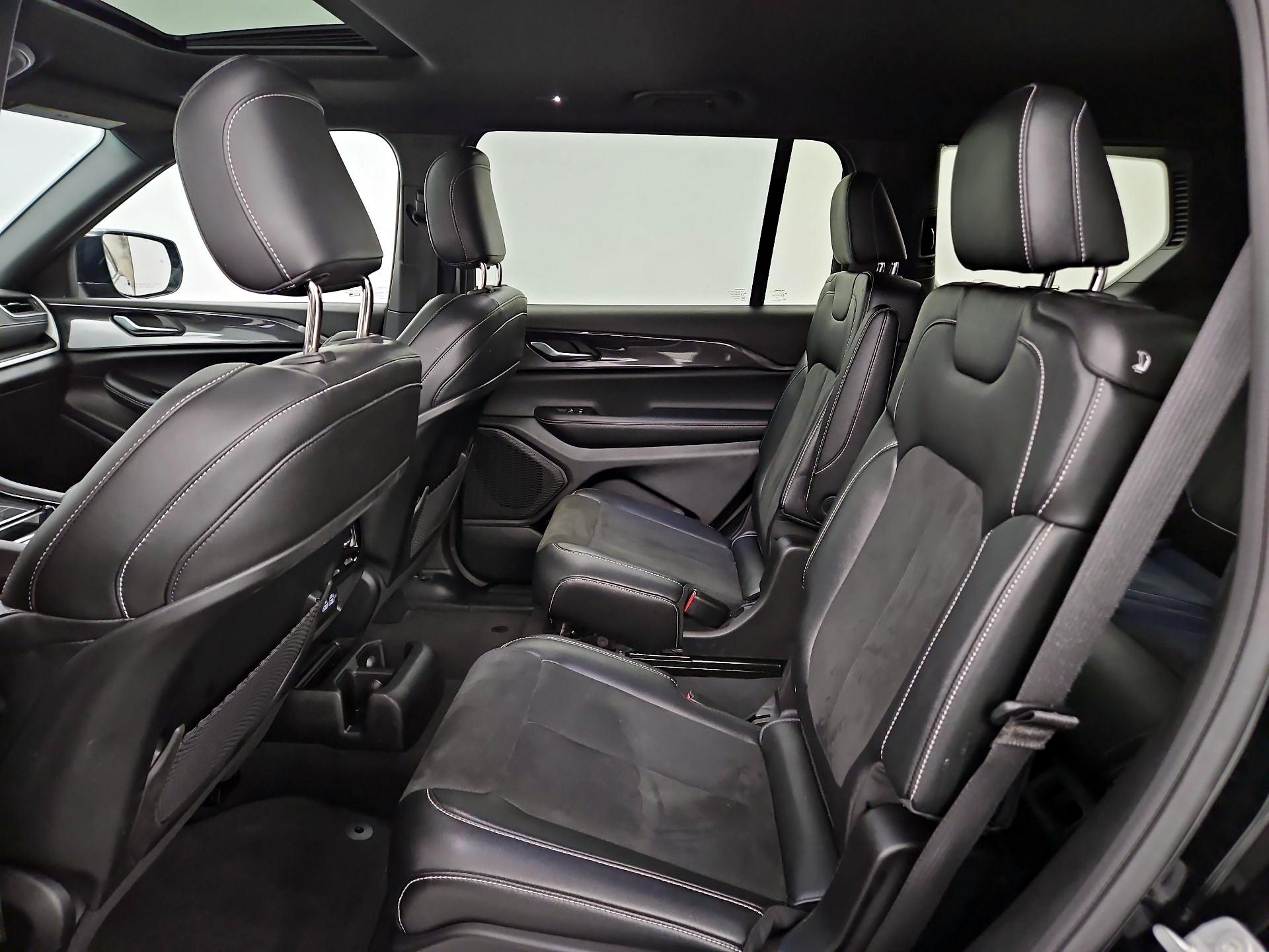 Thumbnail: 2023 Jeep Grand Cherokee L - 20