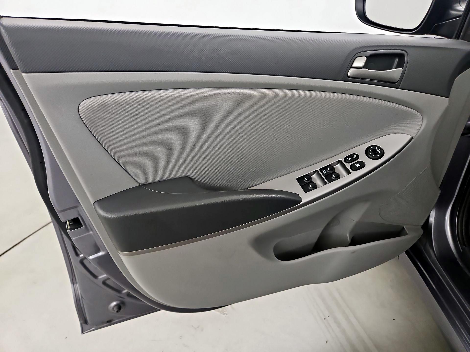 Thumbnail: 2016 Hyundai Accent - 12