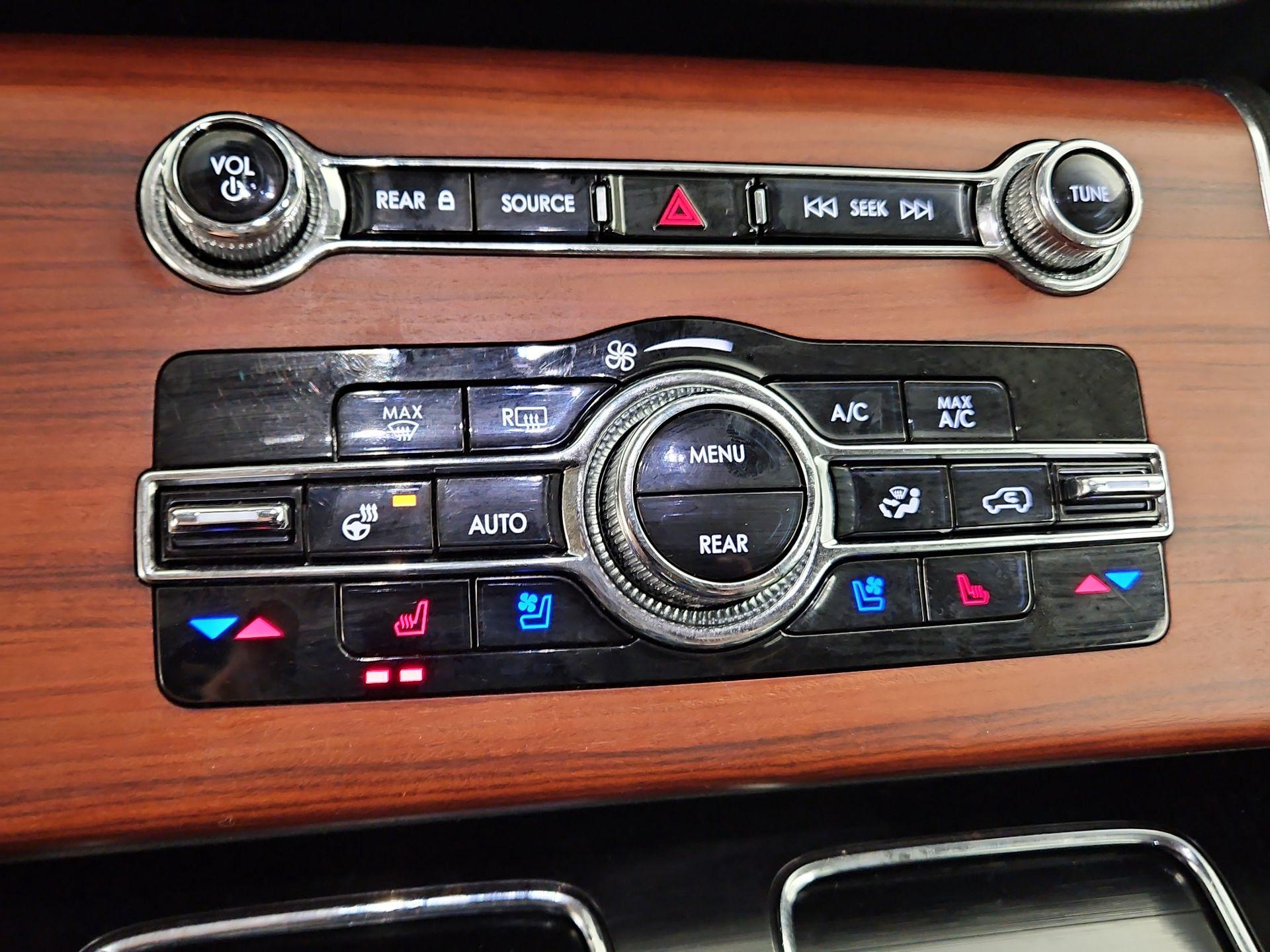 Thumbnail: 2021 Lincoln Aviator - 17