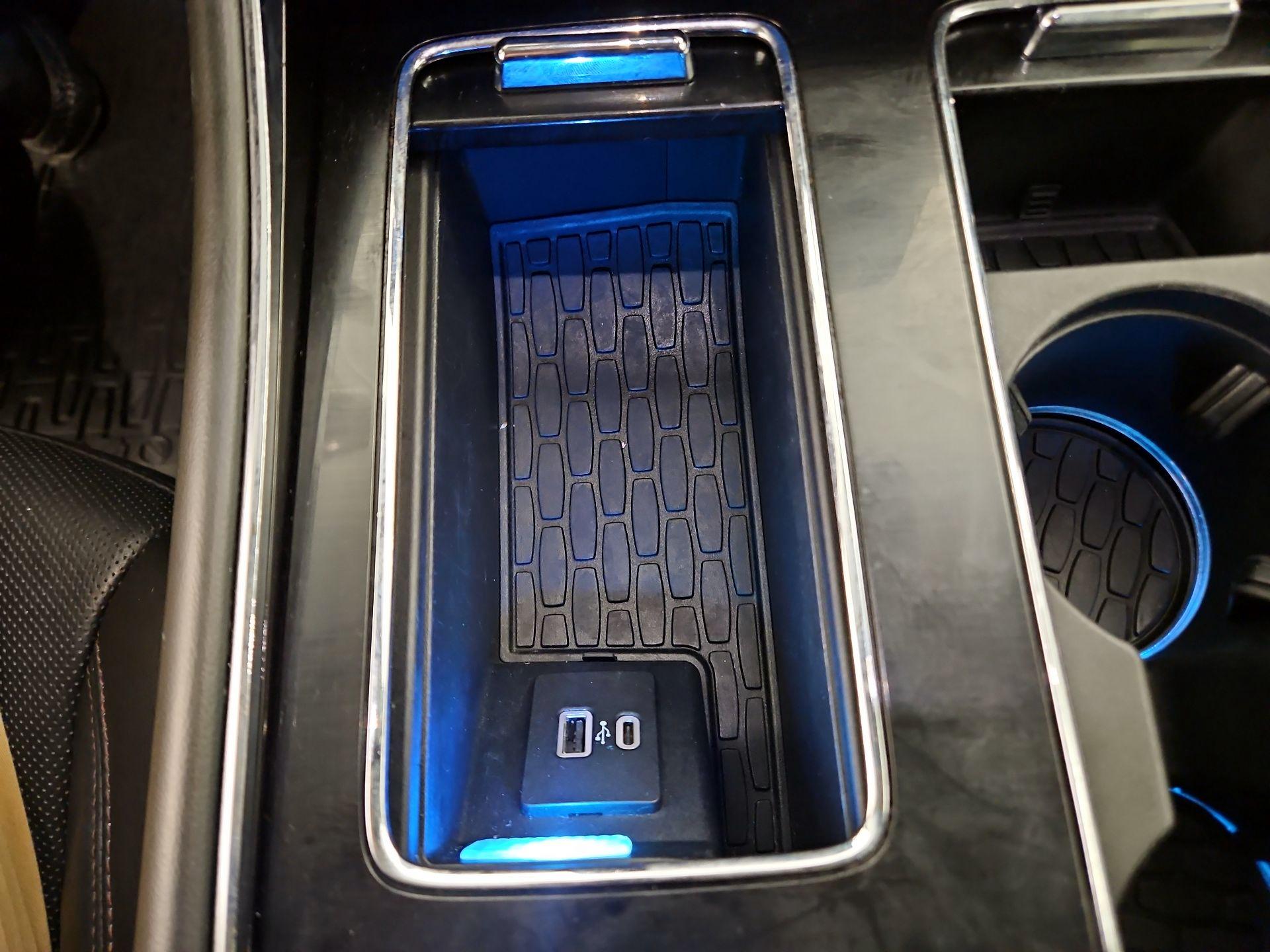 Thumbnail: 2021 Lincoln Aviator - 19