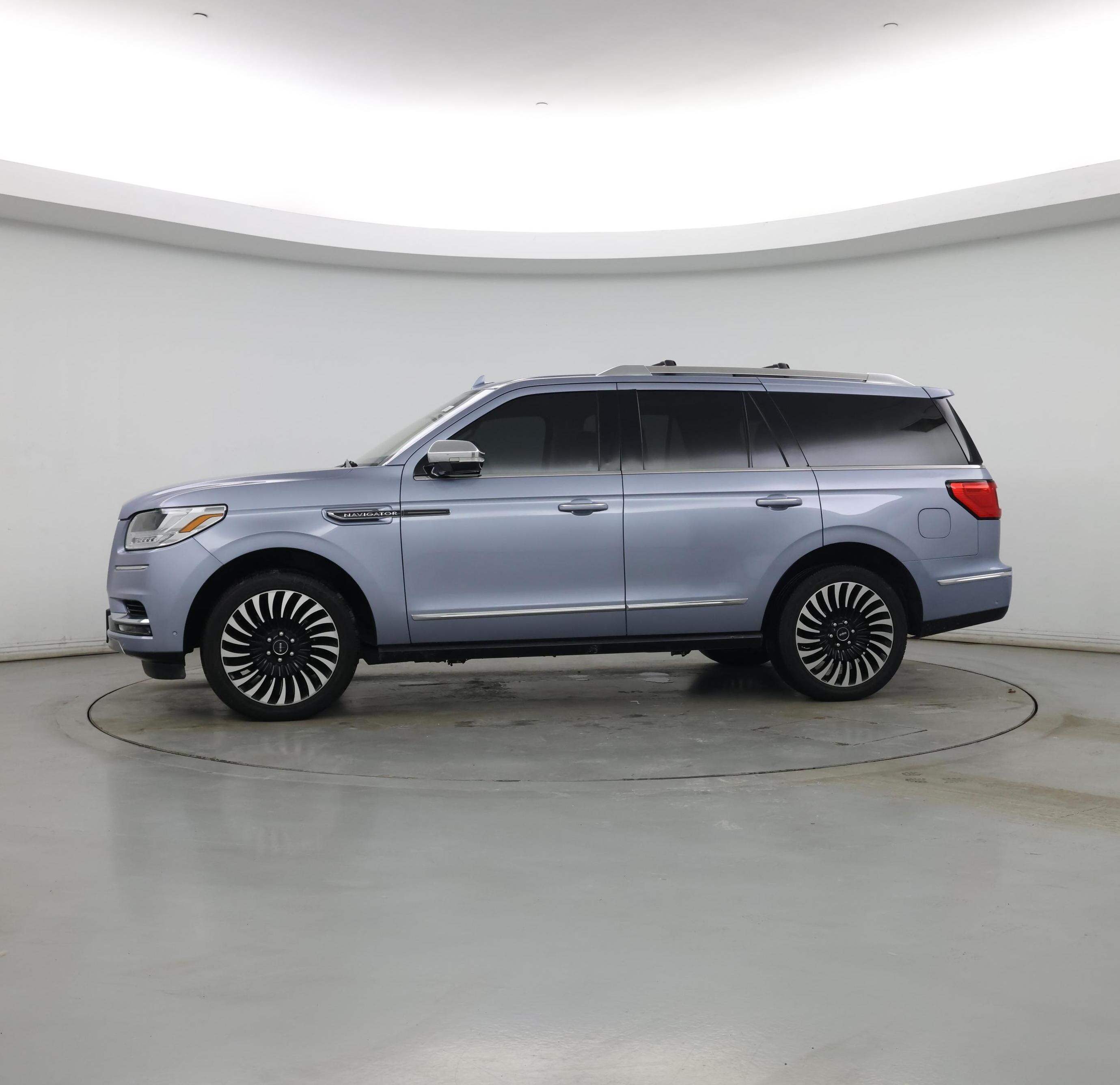 Thumbnail: 2020 Lincoln Navigator - 3