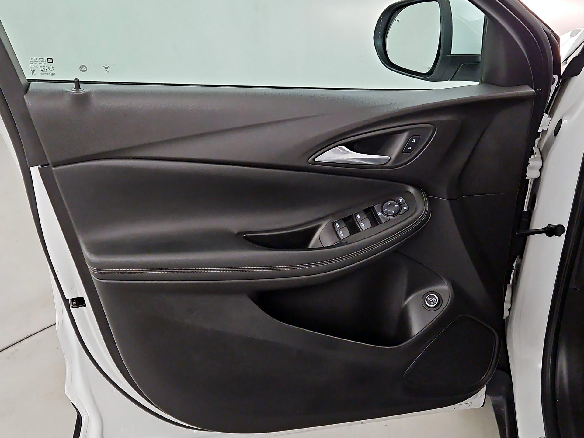 Thumbnail: 2022 Buick Encore GX - 12