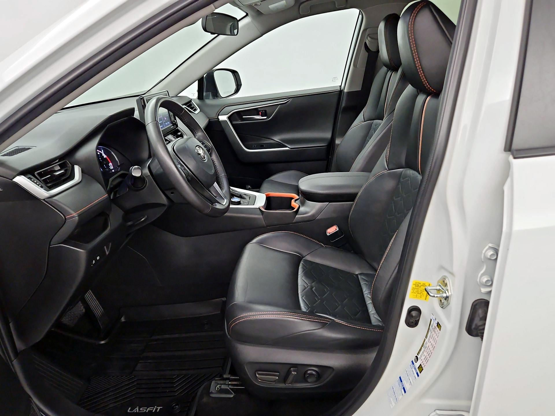 Thumbnail: 2022 Toyota RAV4 - 11