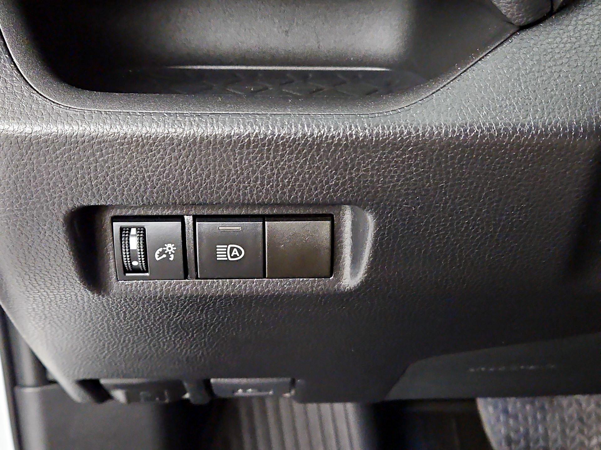 Thumbnail: 2022 Toyota RAV4 - 13