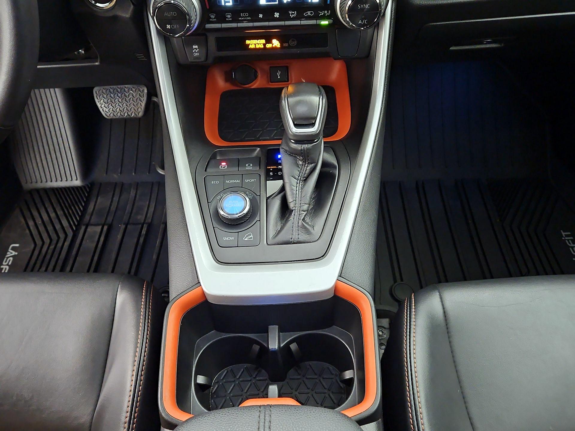 Thumbnail: 2022 Toyota RAV4 - 17