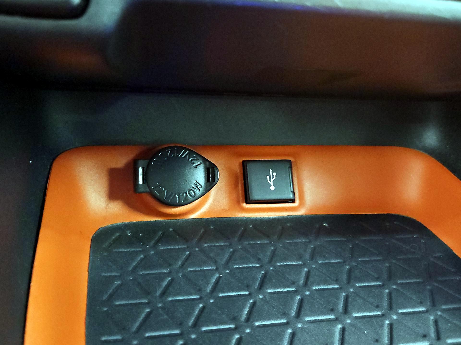 Thumbnail: 2022 Toyota RAV4 - 18