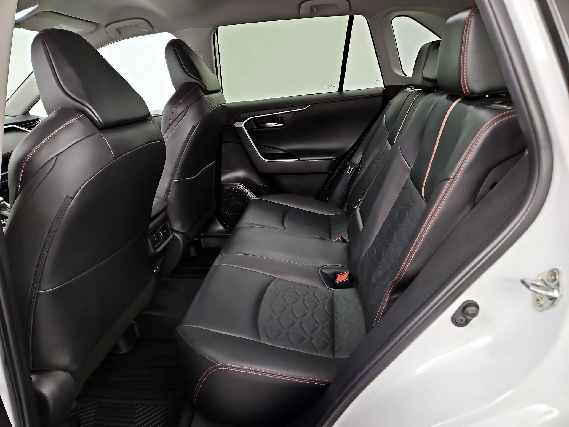 Thumbnail: 2022 Toyota RAV4 - 19