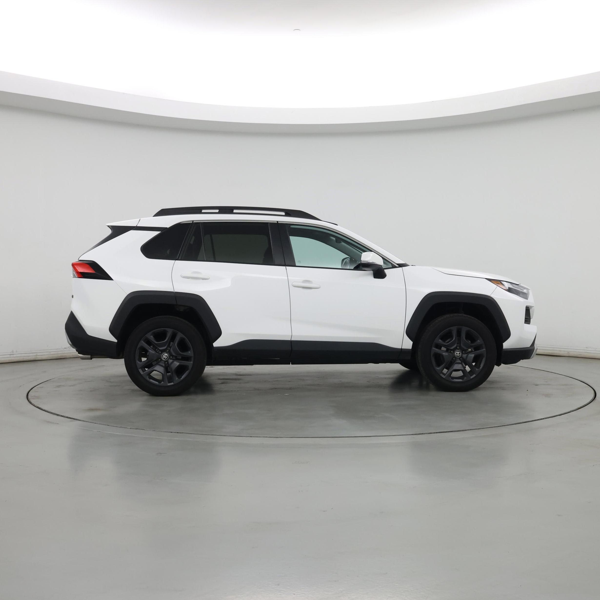 Thumbnail: 2022 Toyota RAV4 - 7