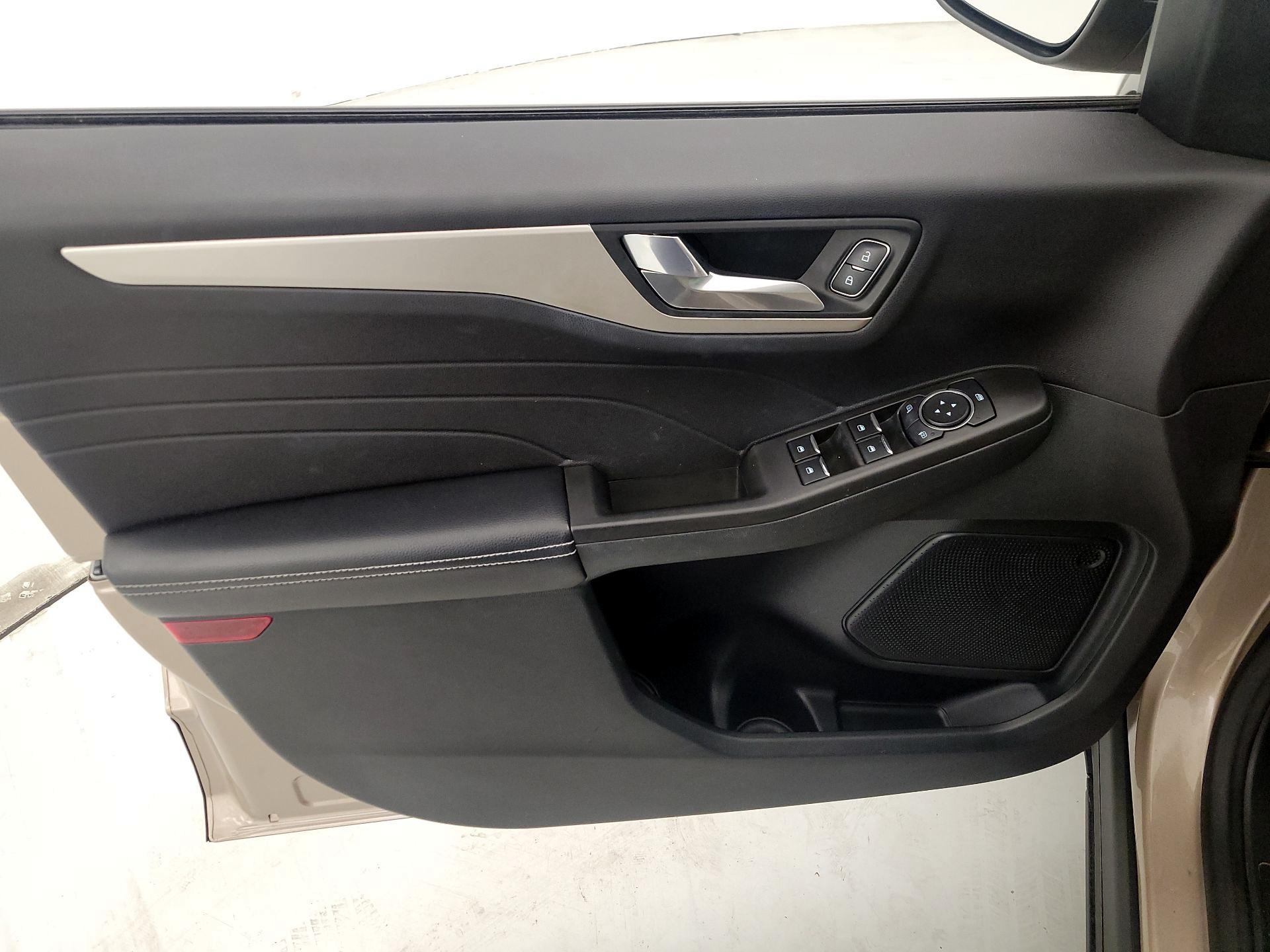 Thumbnail: 2021 Ford Escape - 12