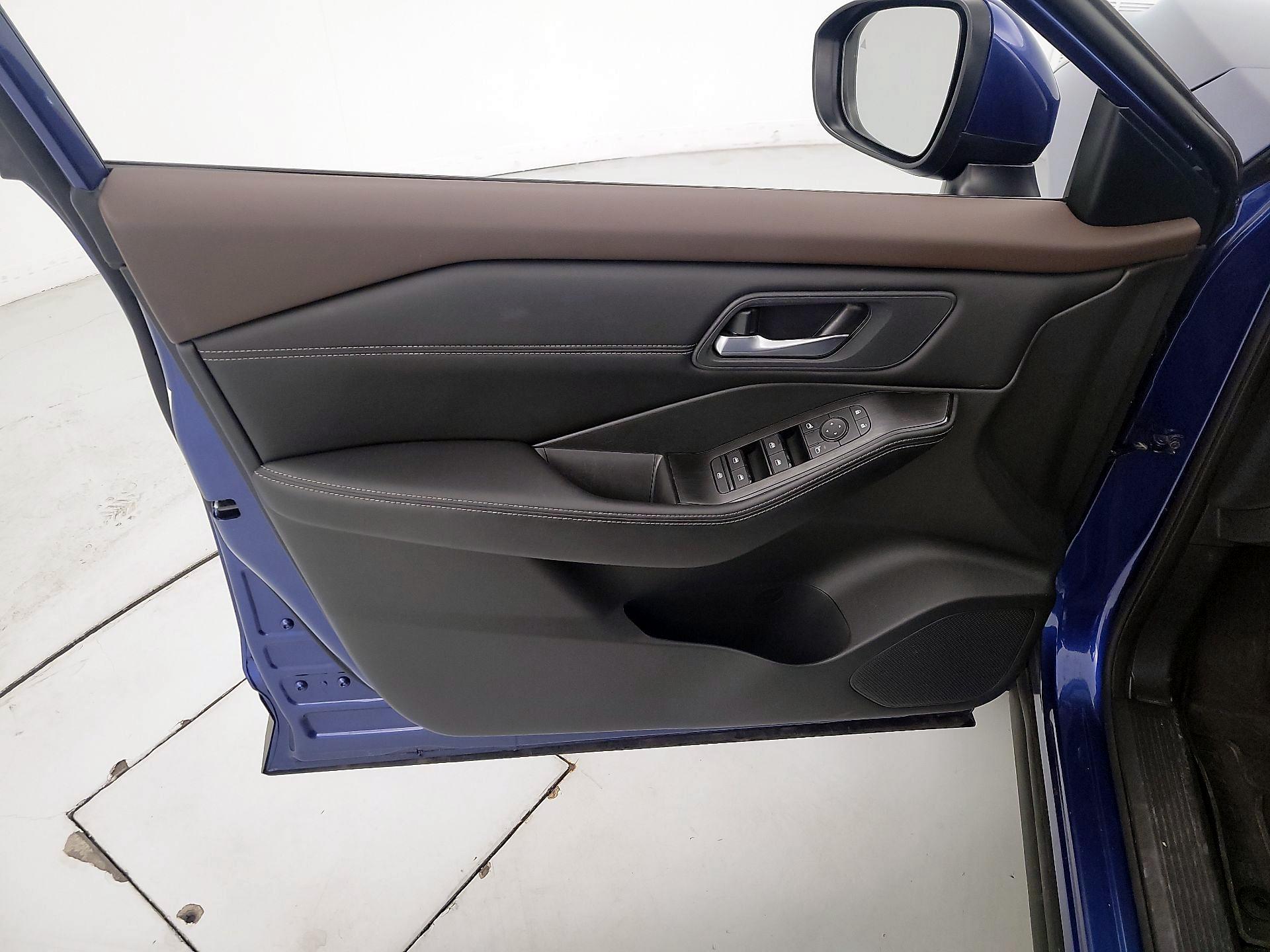 Thumbnail: 2023 Nissan Rogue - 12