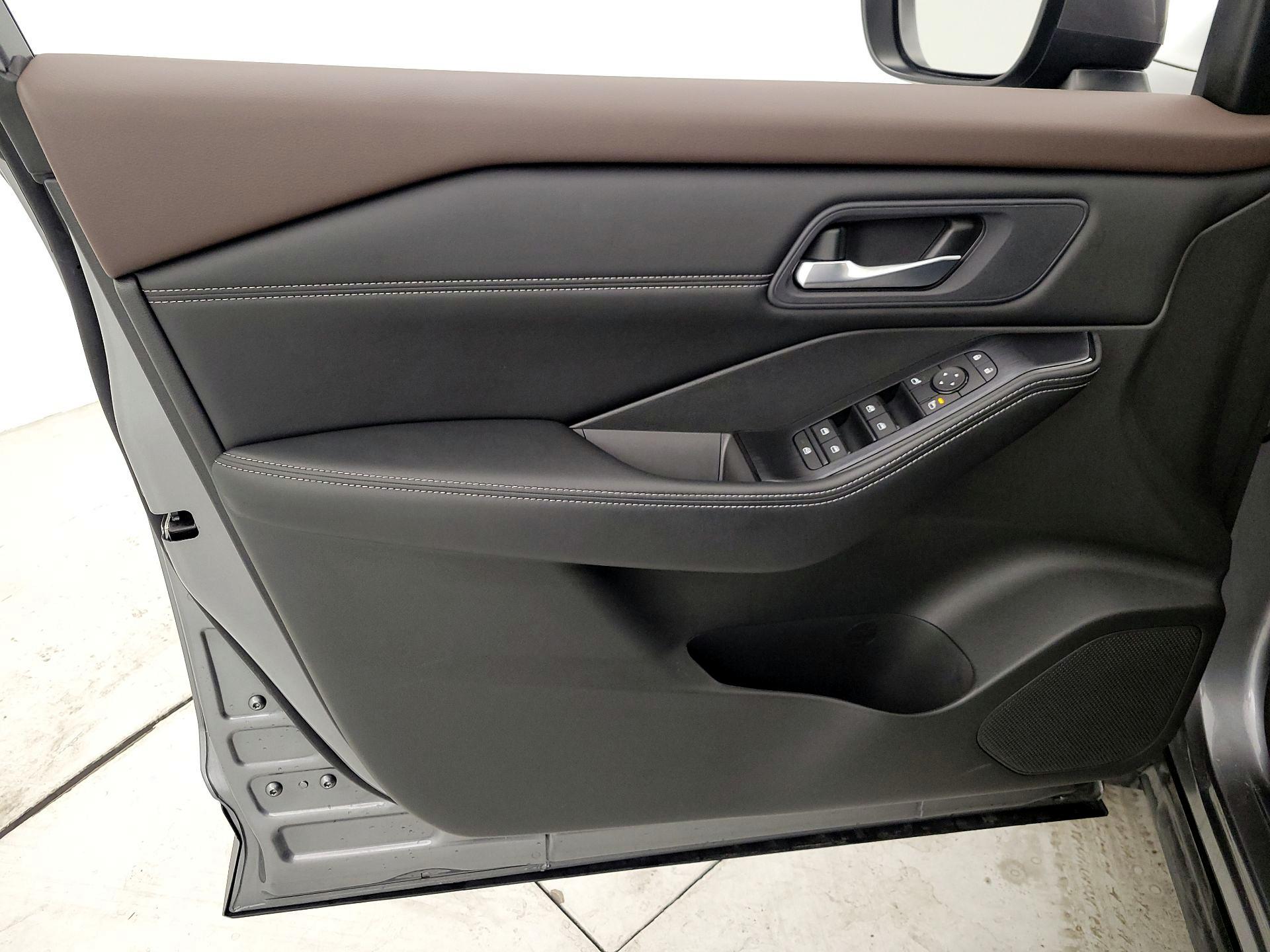 Thumbnail: 2023 Nissan Rogue - 12