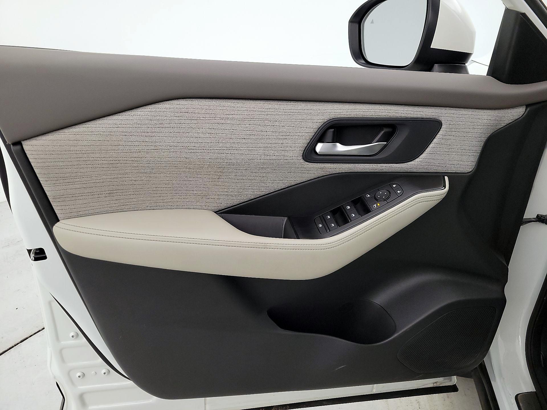 Thumbnail: 2022 Nissan Rogue - 12