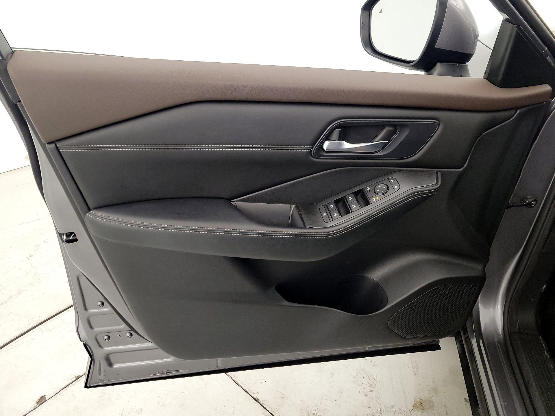 Thumbnail: 2022 Nissan Rogue - 12