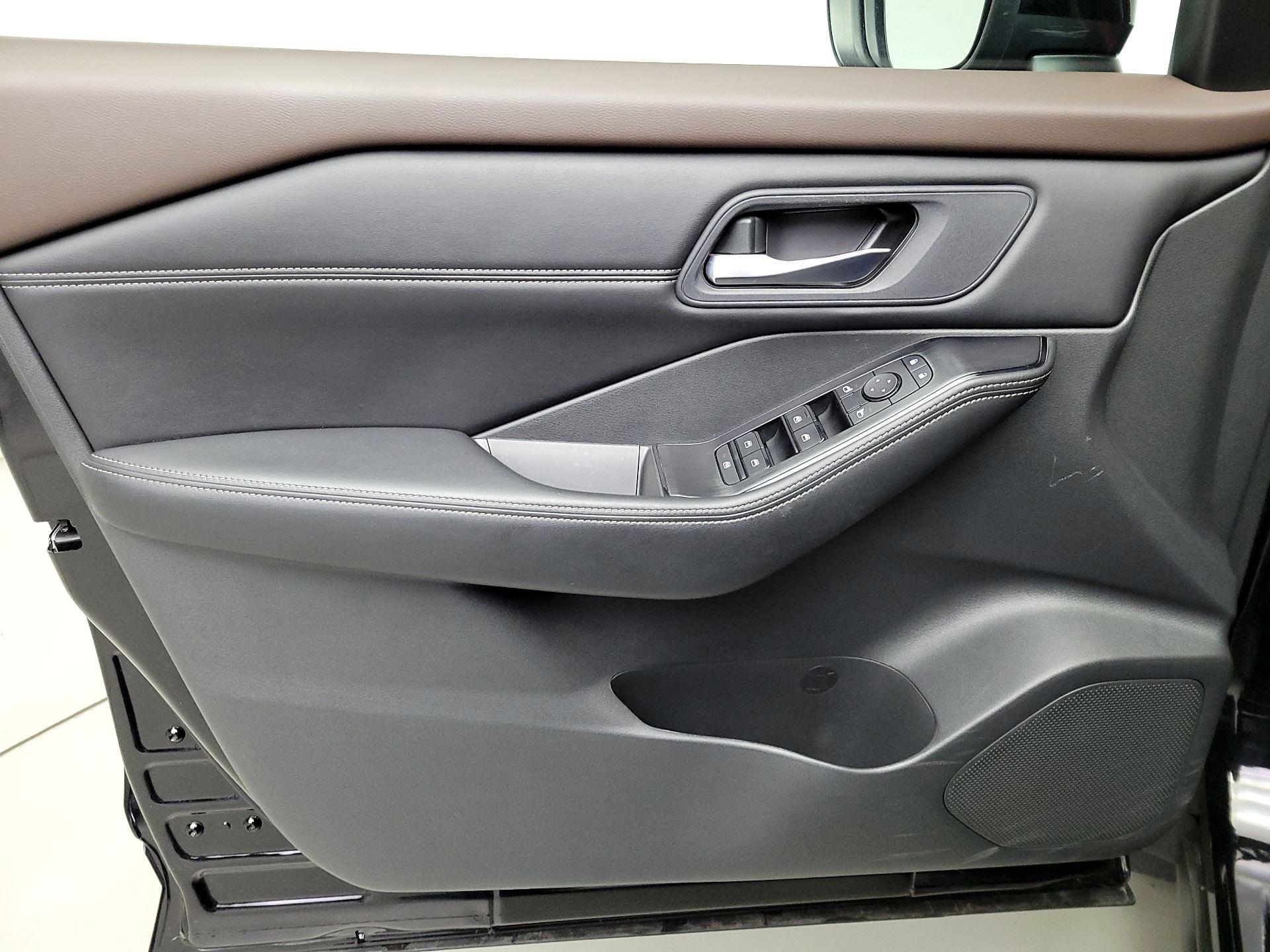 Thumbnail: 2022 Nissan Rogue - 12