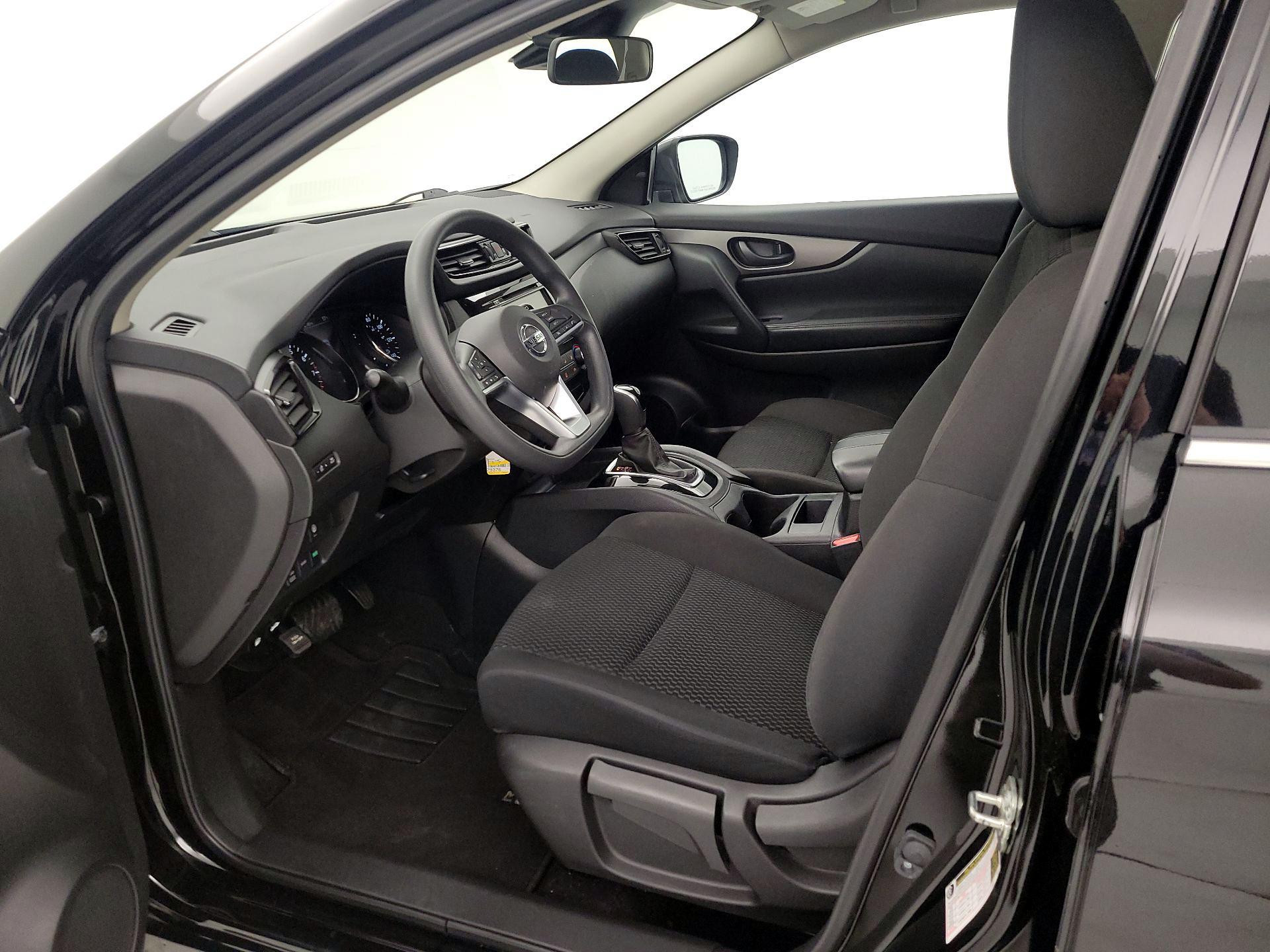 Thumbnail: 2021 Nissan Rogue Sport - 11