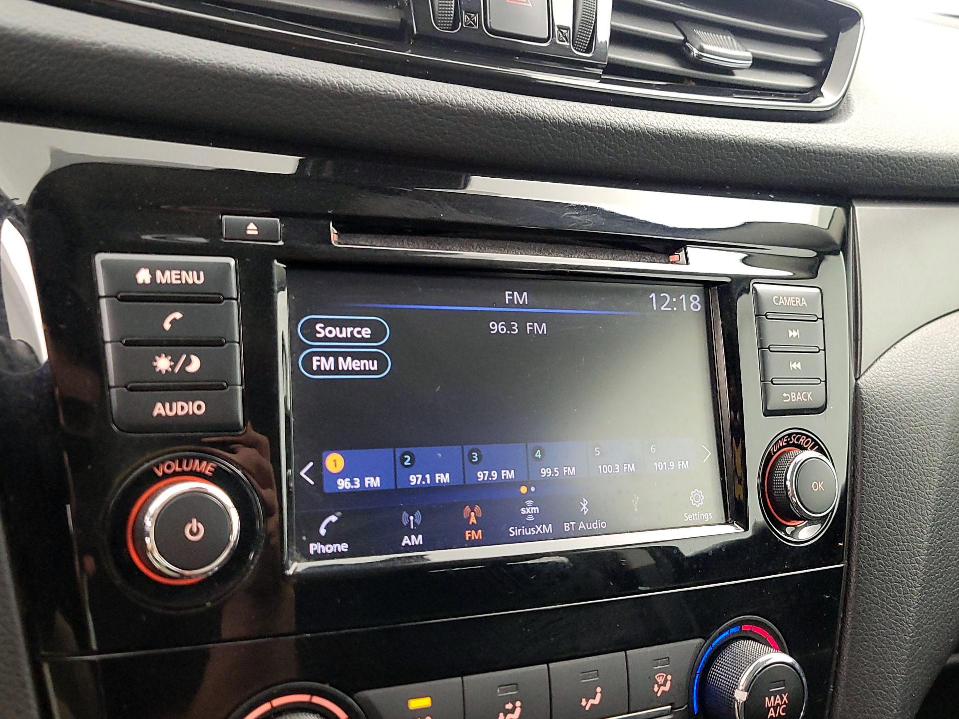 Thumbnail: 2021 Nissan Rogue Sport - 15