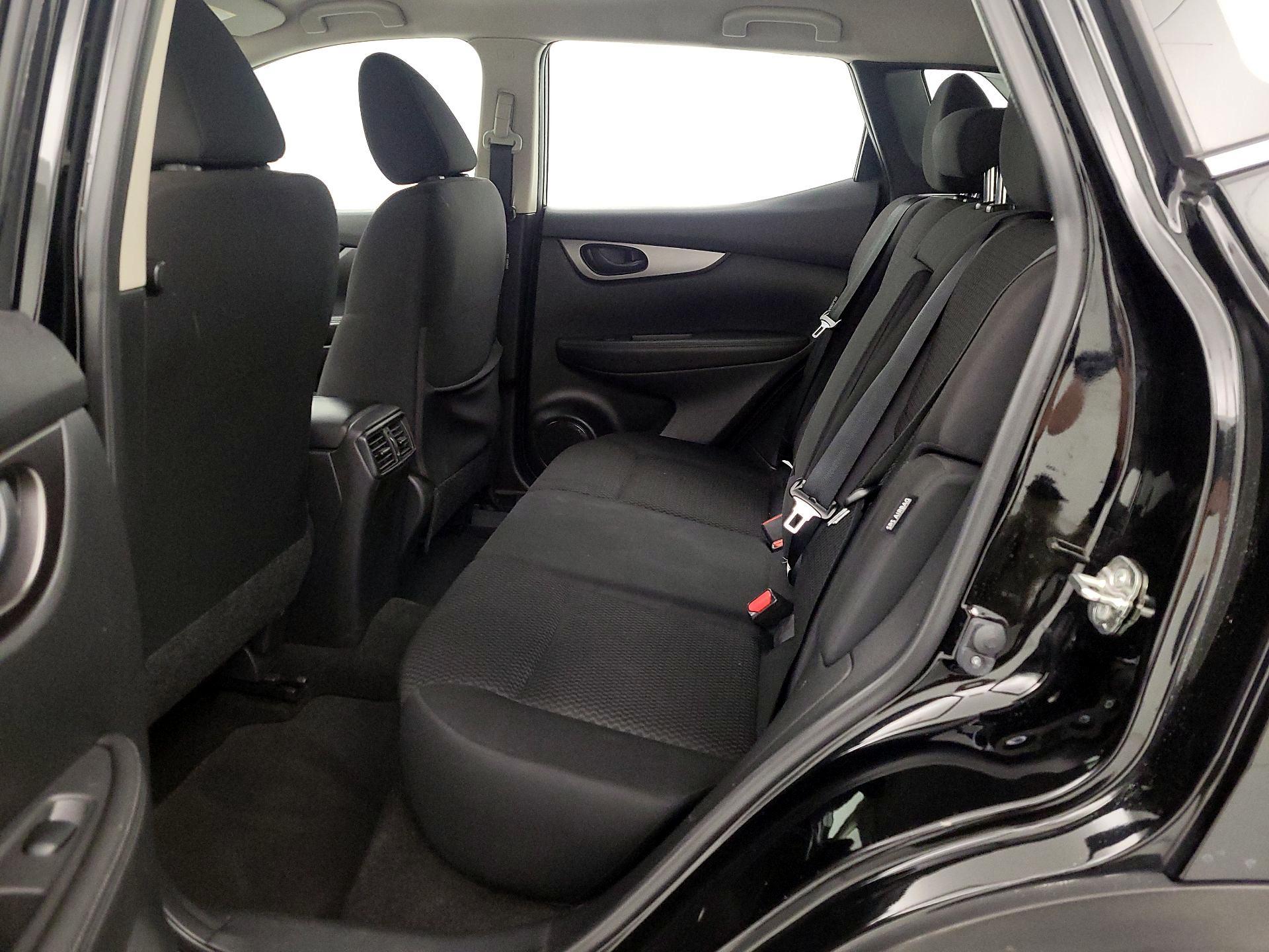 Thumbnail: 2021 Nissan Rogue Sport - 19