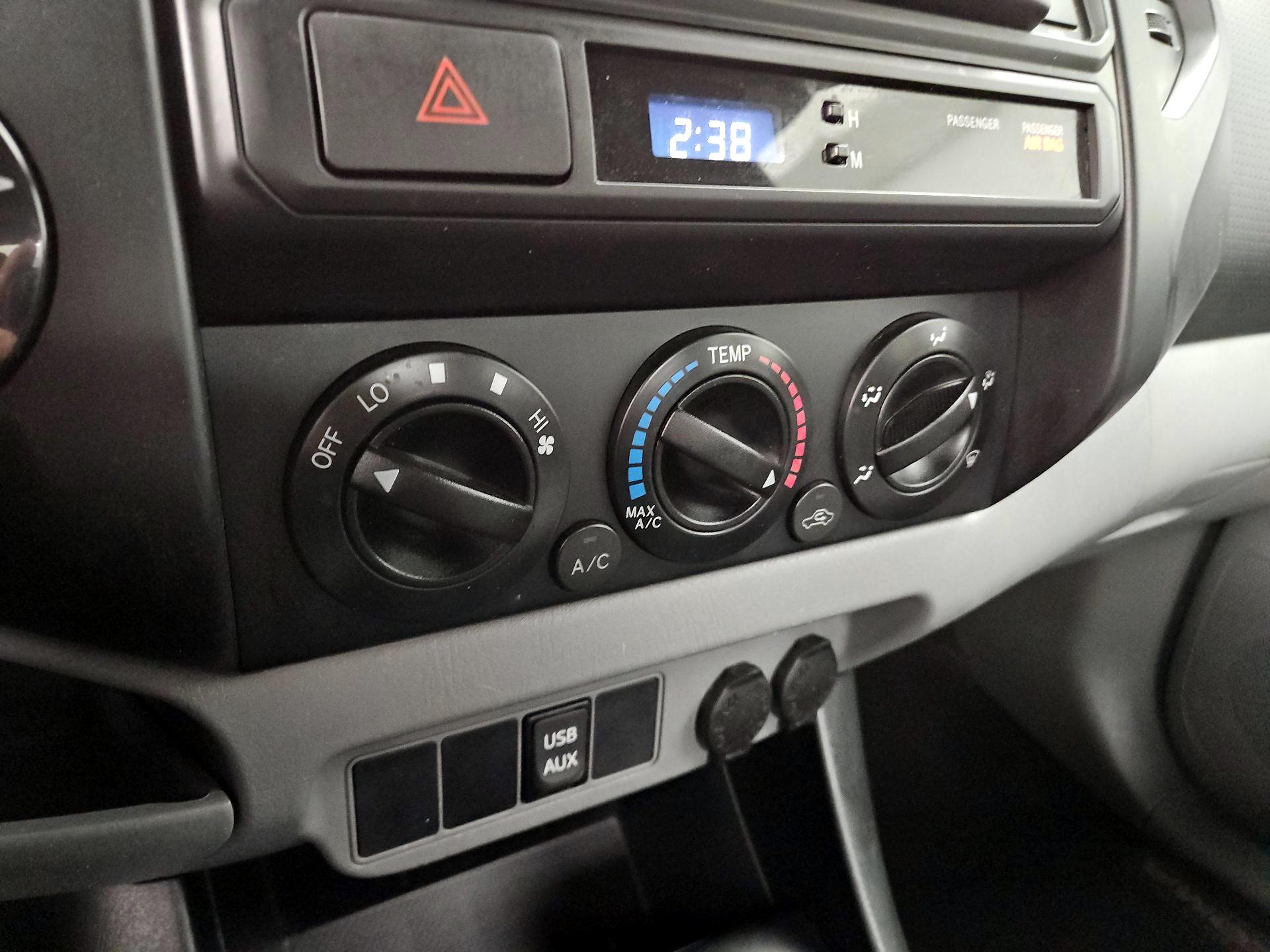 Thumbnail: 2014 Toyota Tacoma - 15