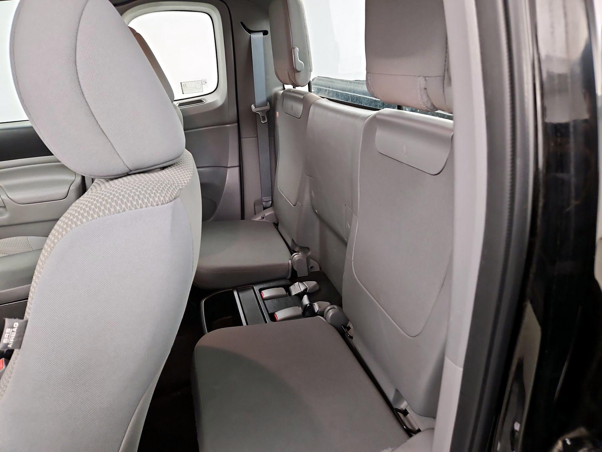 Thumbnail: 2014 Toyota Tacoma - 18