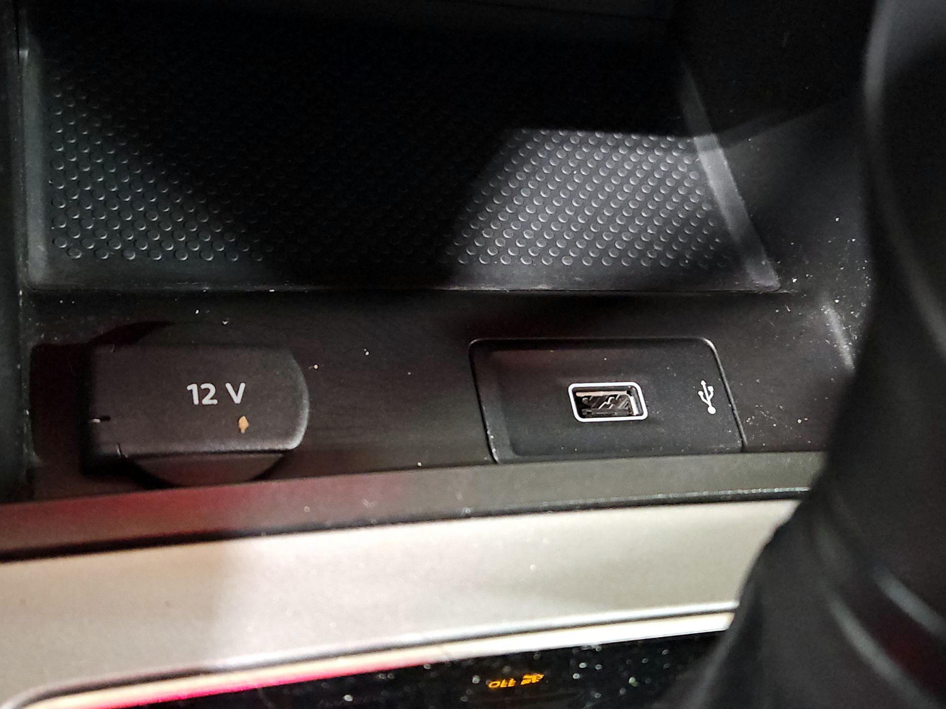 Thumbnail: 2021 Volkswagen Passat - 19