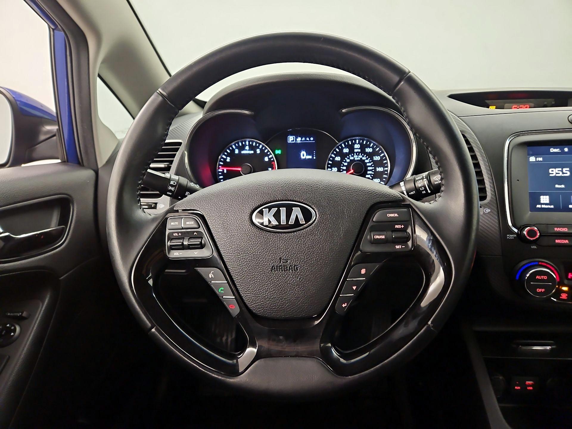 Thumbnail: 2017 Kia Forte - 10