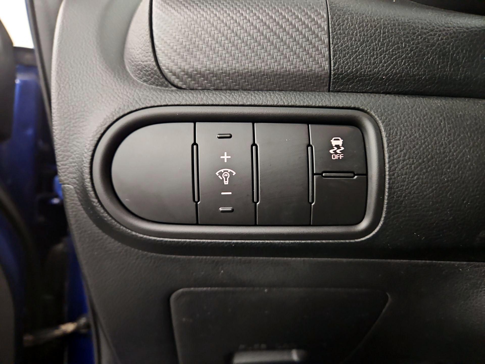 Thumbnail: 2017 Kia Forte - 13