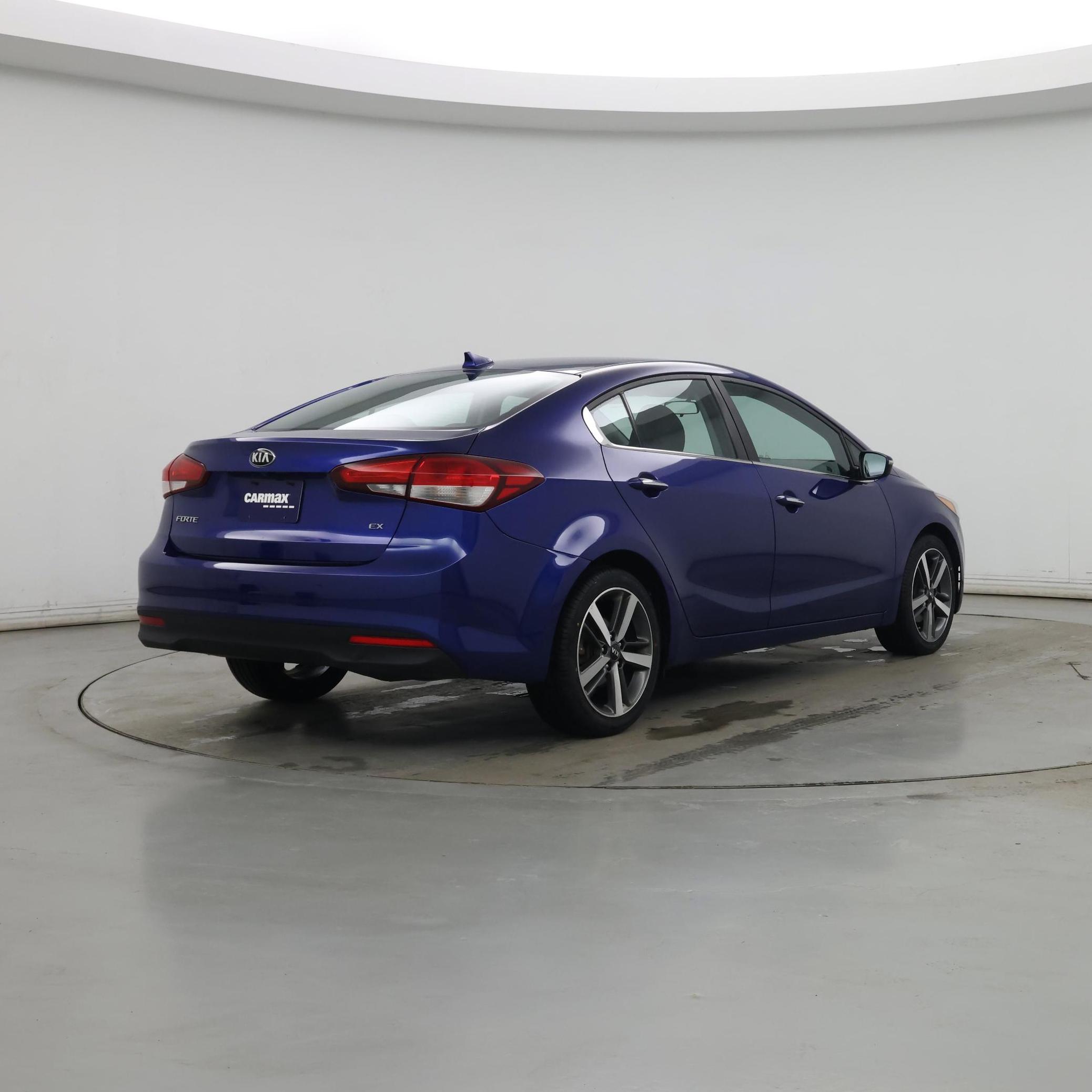 Thumbnail: 2017 Kia Forte - 8