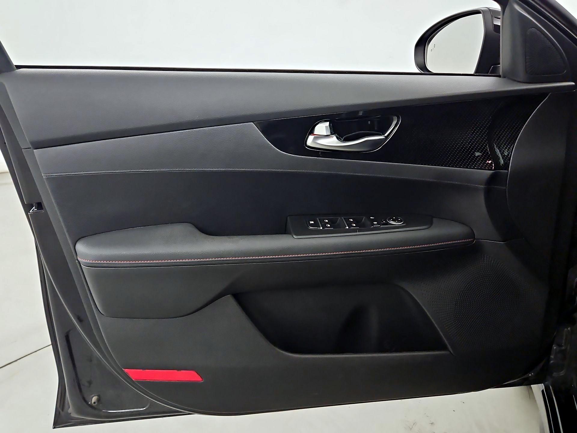 Thumbnail: 2024 Kia Forte - 12