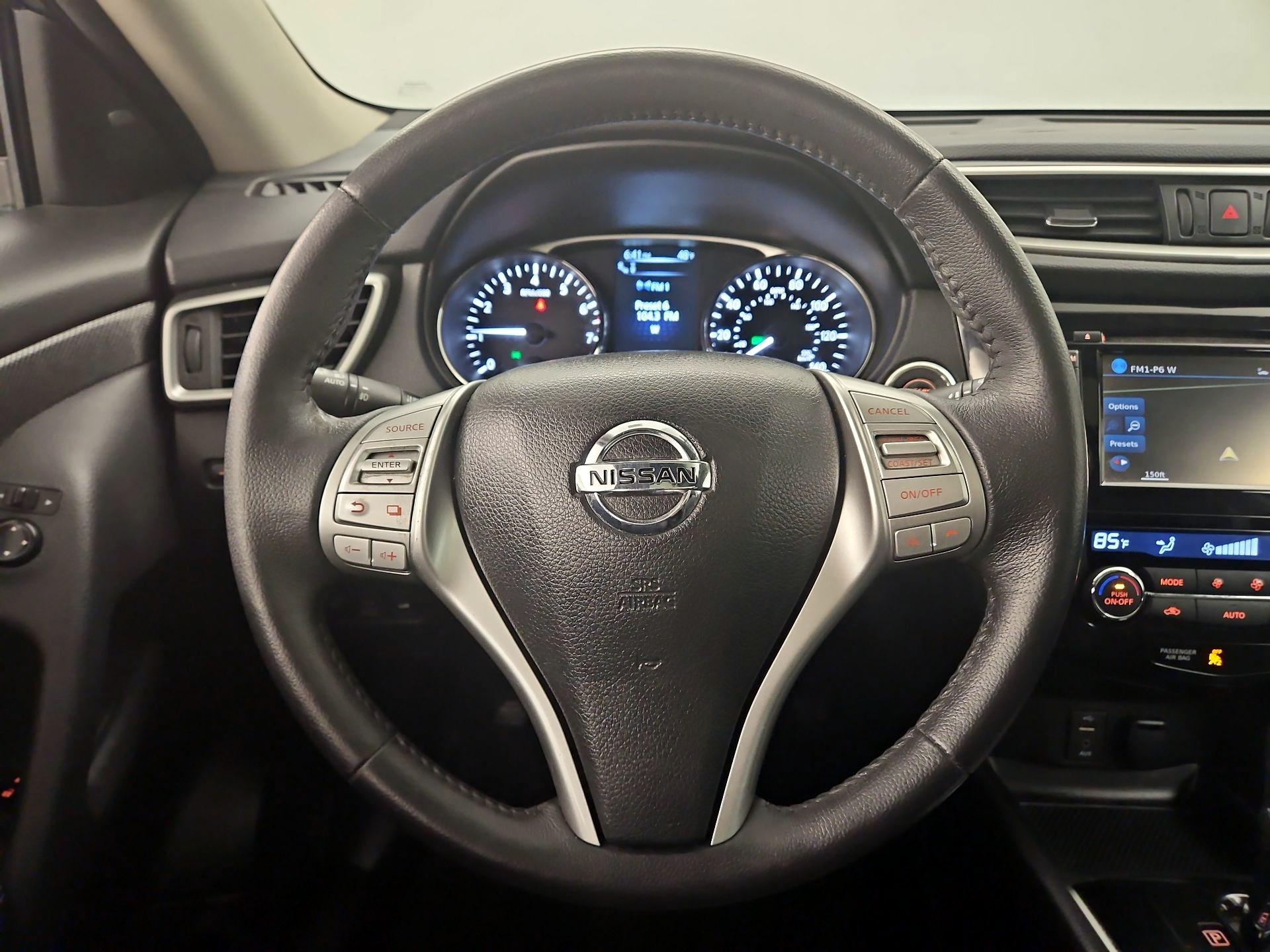 Thumbnail: 2016 Nissan Rogue - 10