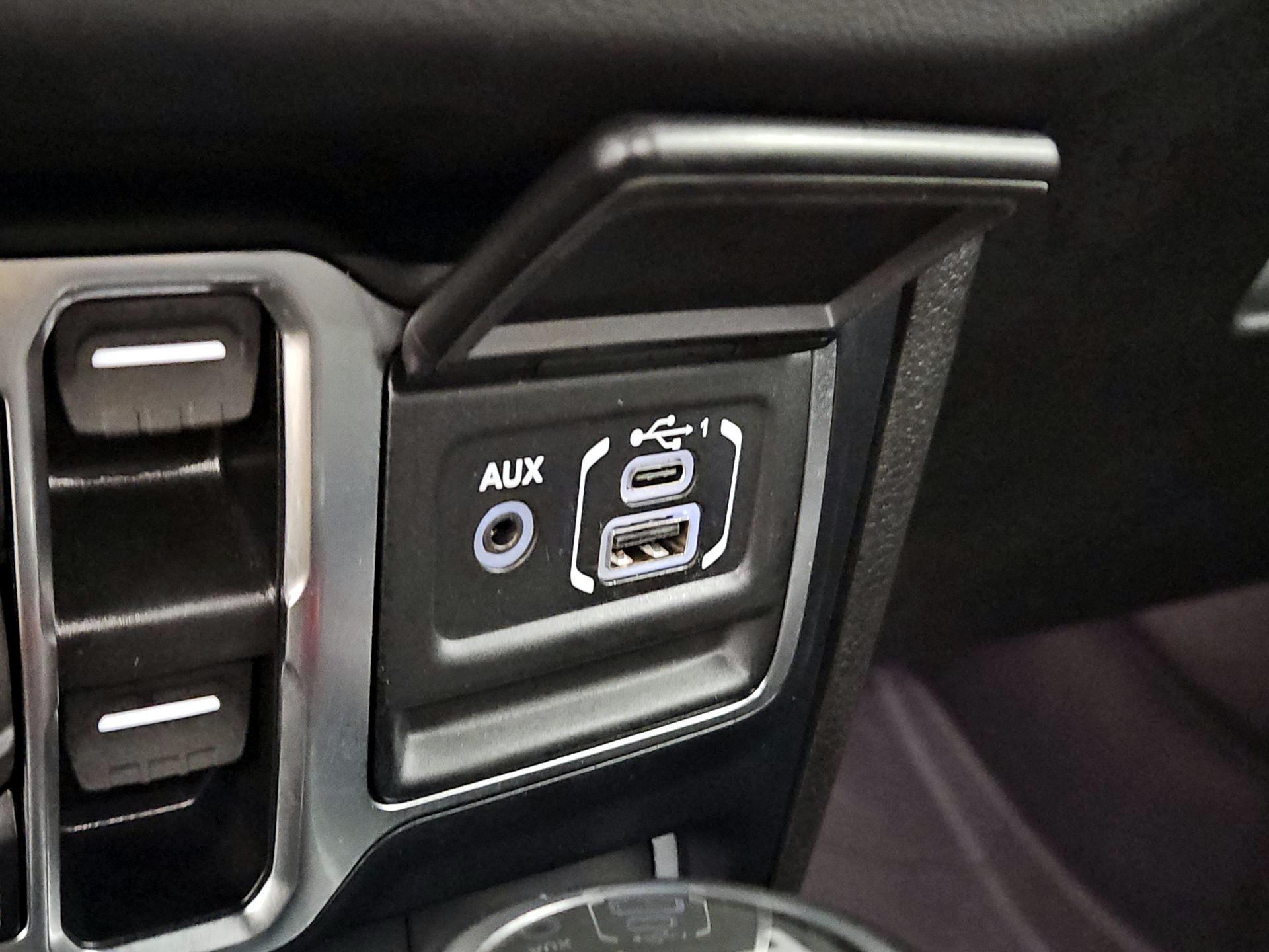 Thumbnail: 2024 Jeep Wrangler - 19