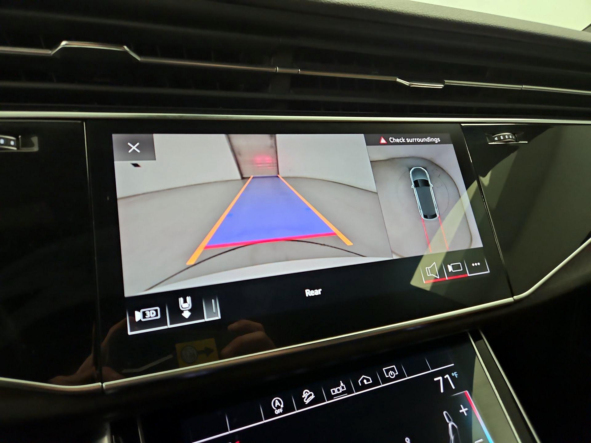 Thumbnail: 2020 Audi Q8 - 15