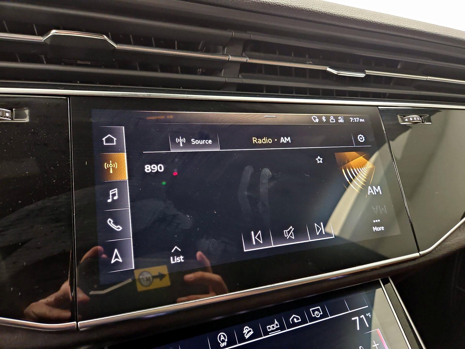 Thumbnail: 2020 Audi Q8 - 16