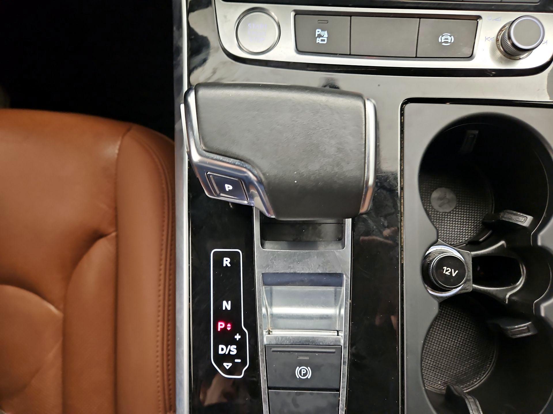 Thumbnail: 2020 Audi Q8 - 18