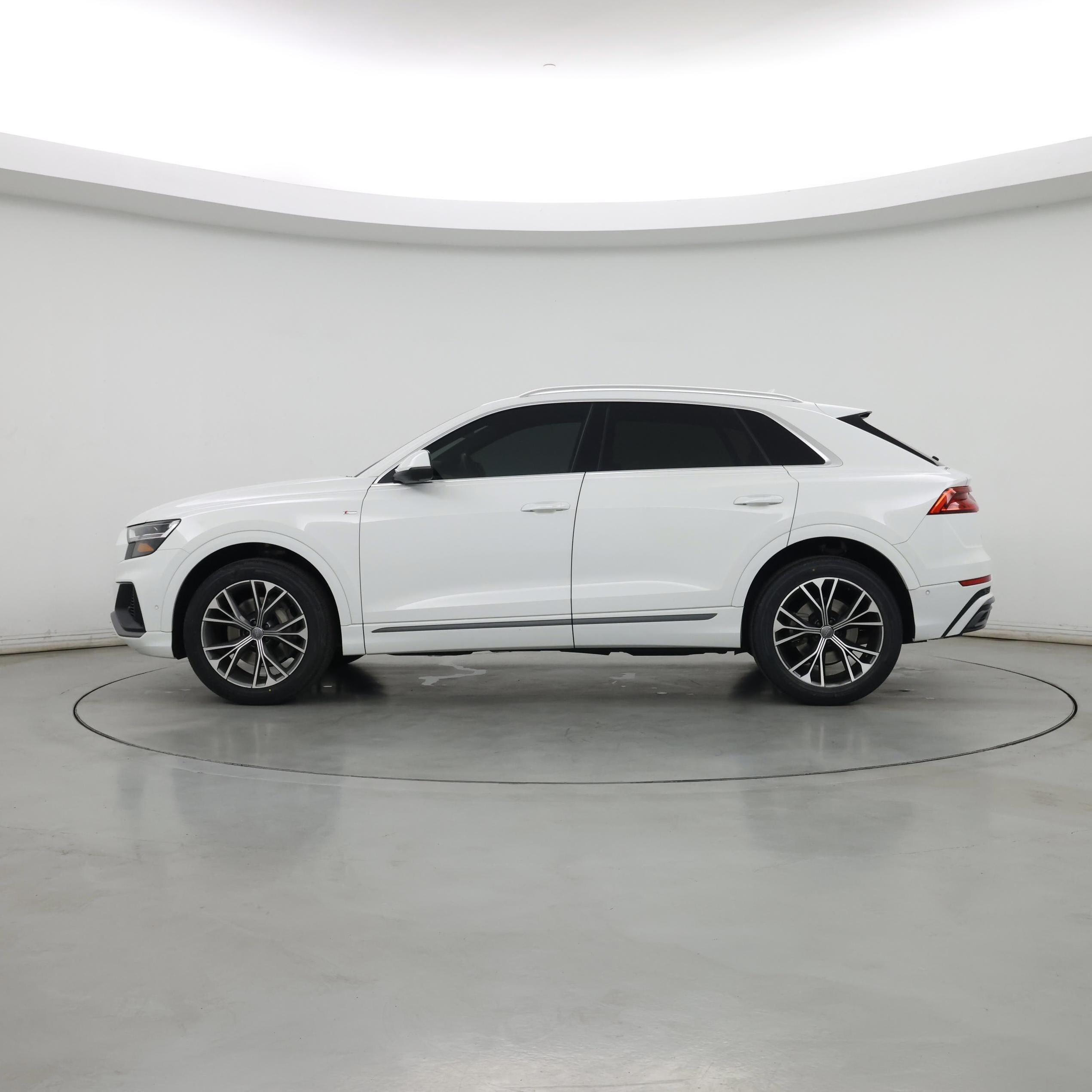 Thumbnail: 2020 Audi Q8 - 3