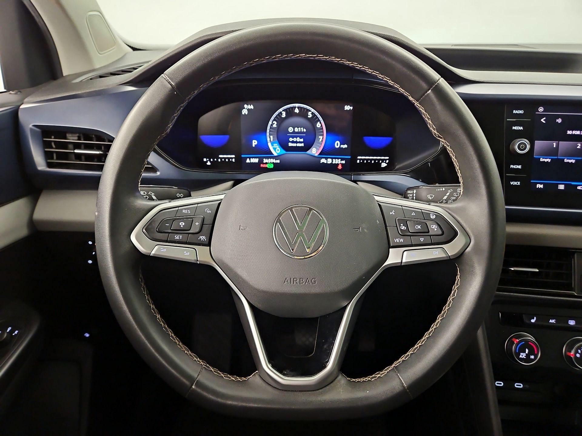 Thumbnail: 2022 Volkswagen Taos - 10