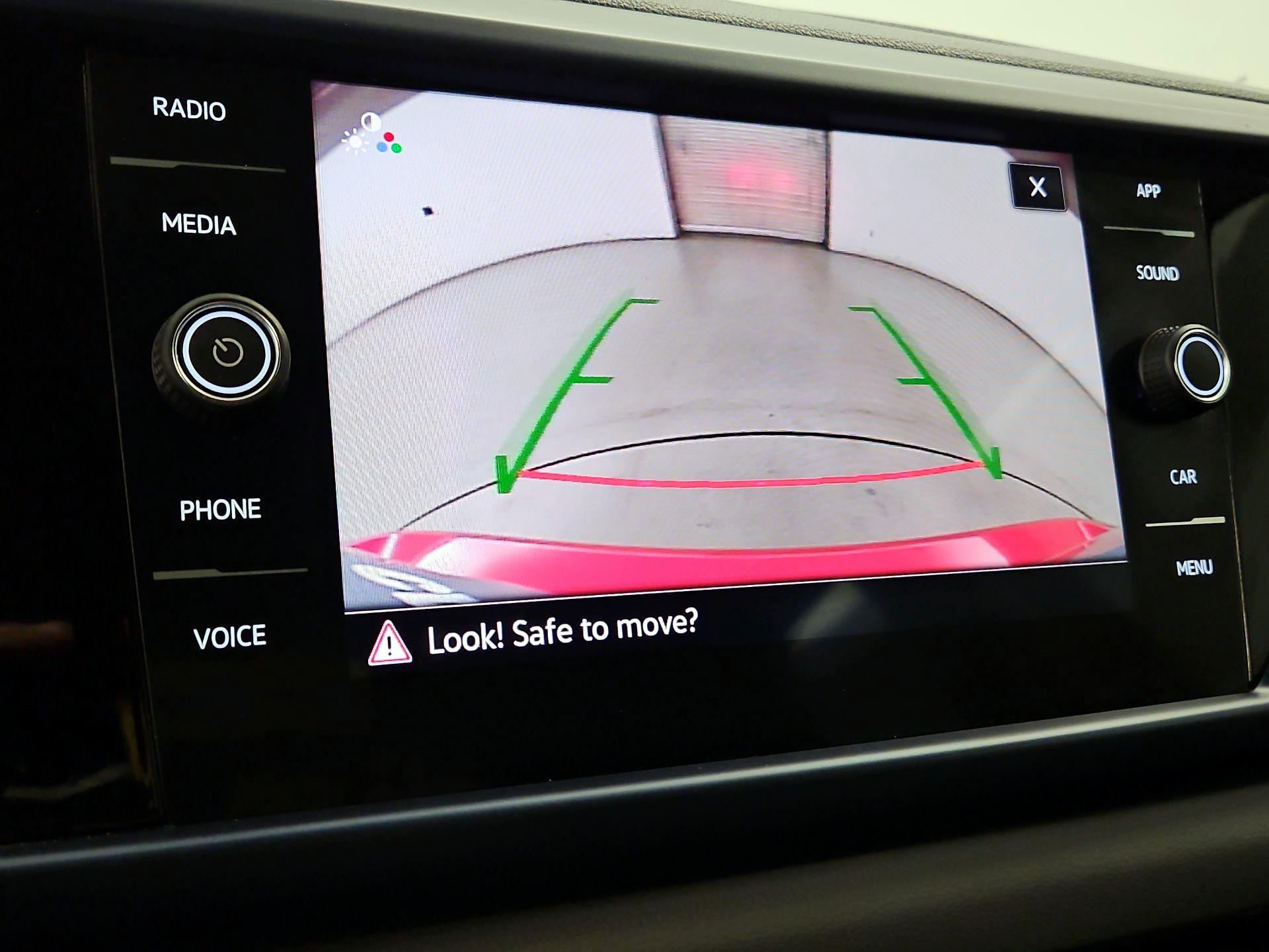 Thumbnail: 2022 Volkswagen Taos - 14