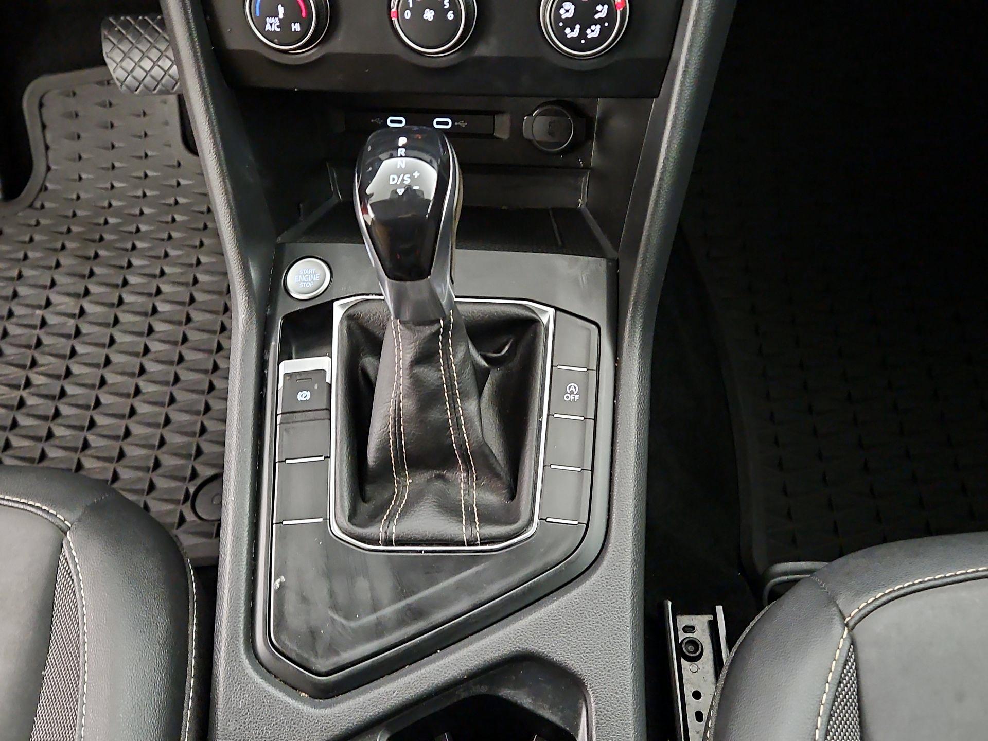 Thumbnail: 2022 Volkswagen Taos - 17